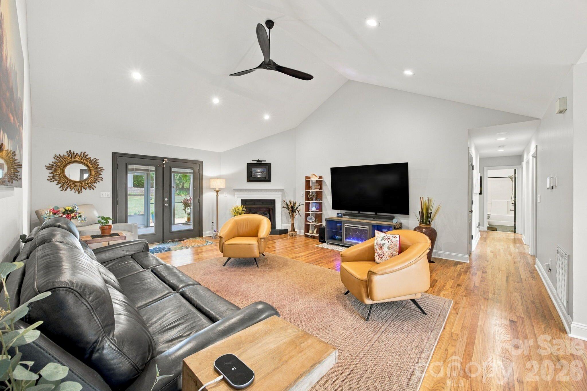 1463 Brookstone Drive Property Photo 11