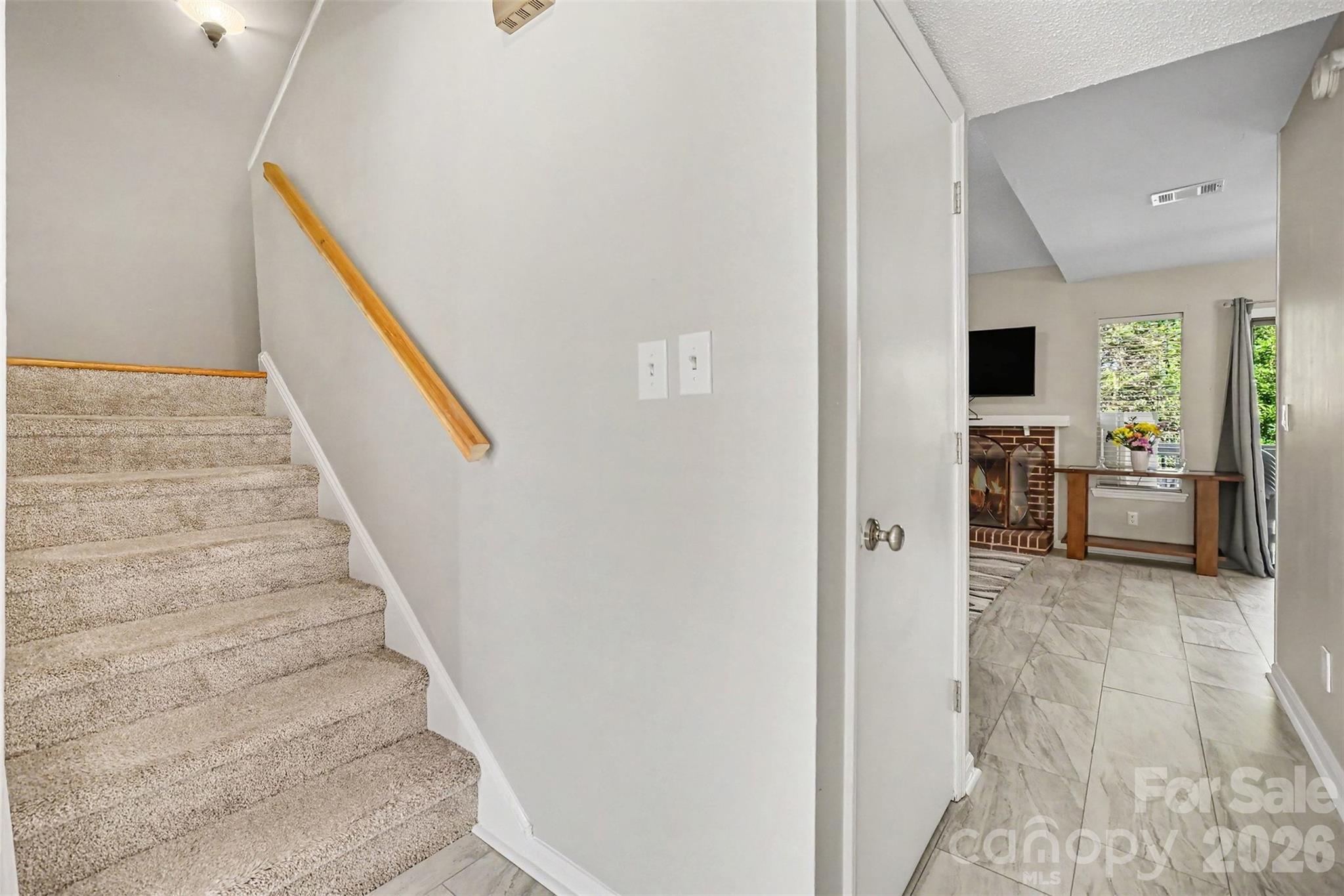 6612 Point Comfort Lane Property Photo 5