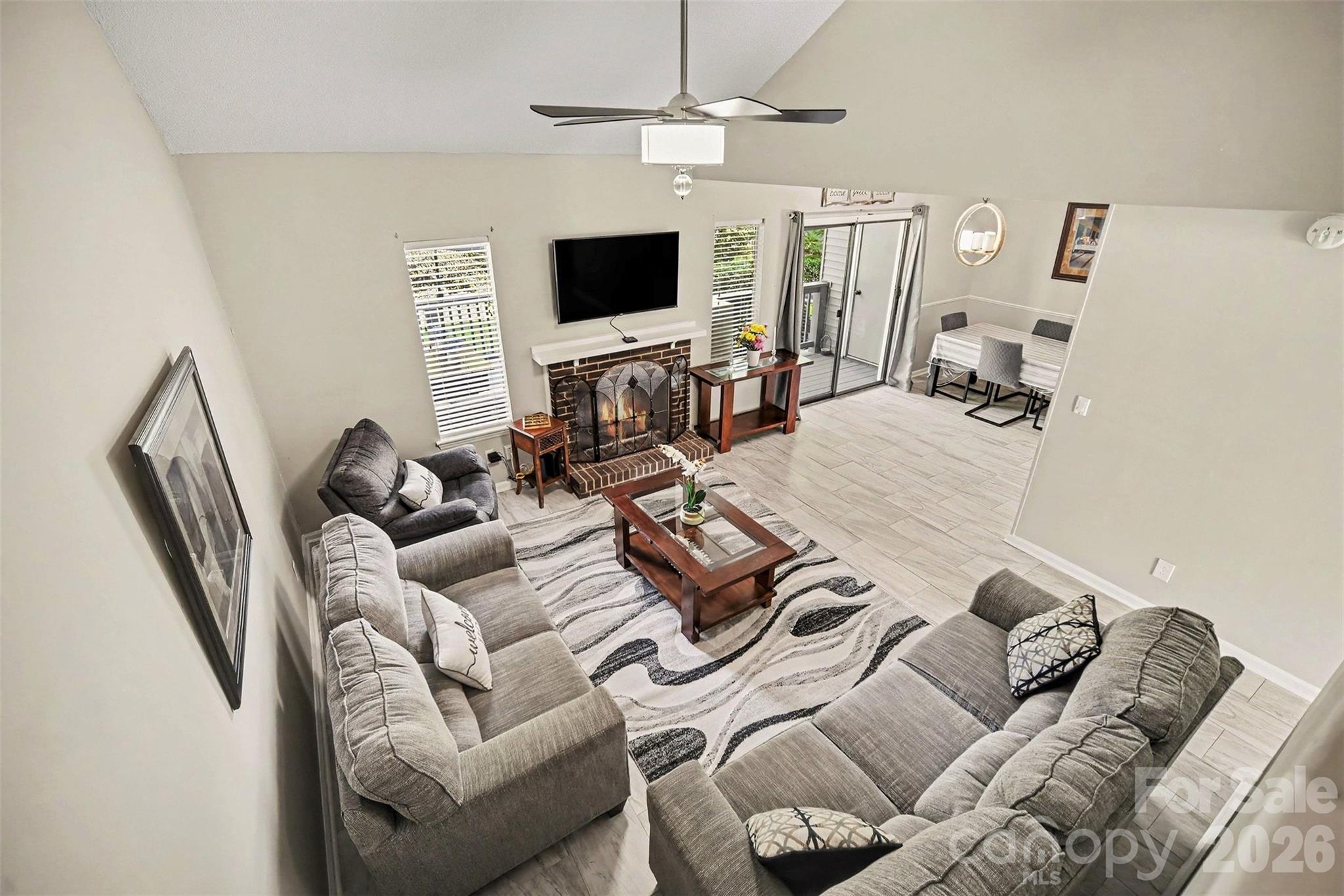 6612 Point Comfort Lane Property Photo 9