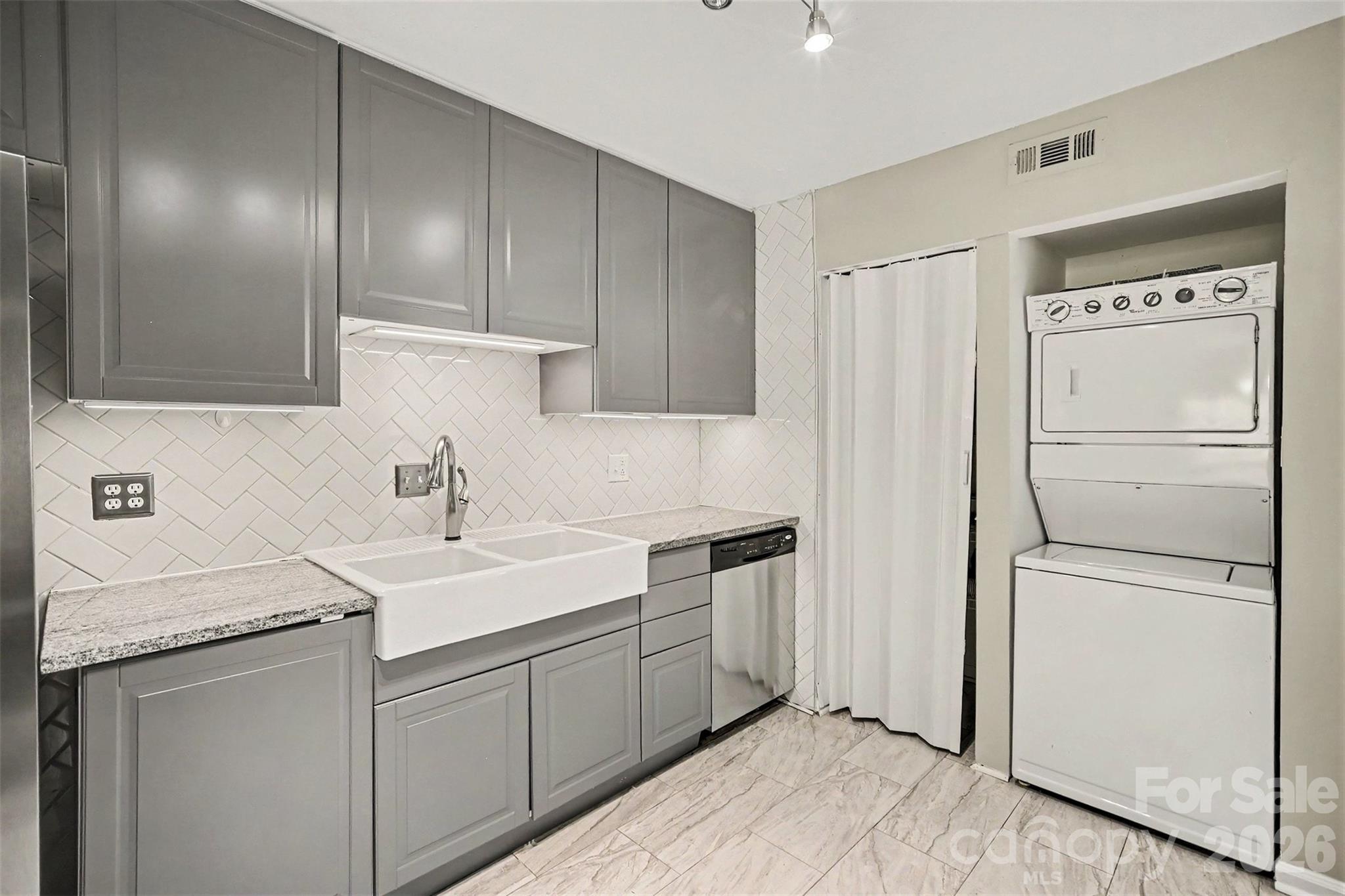 6612 Point Comfort Lane Property Photo 16