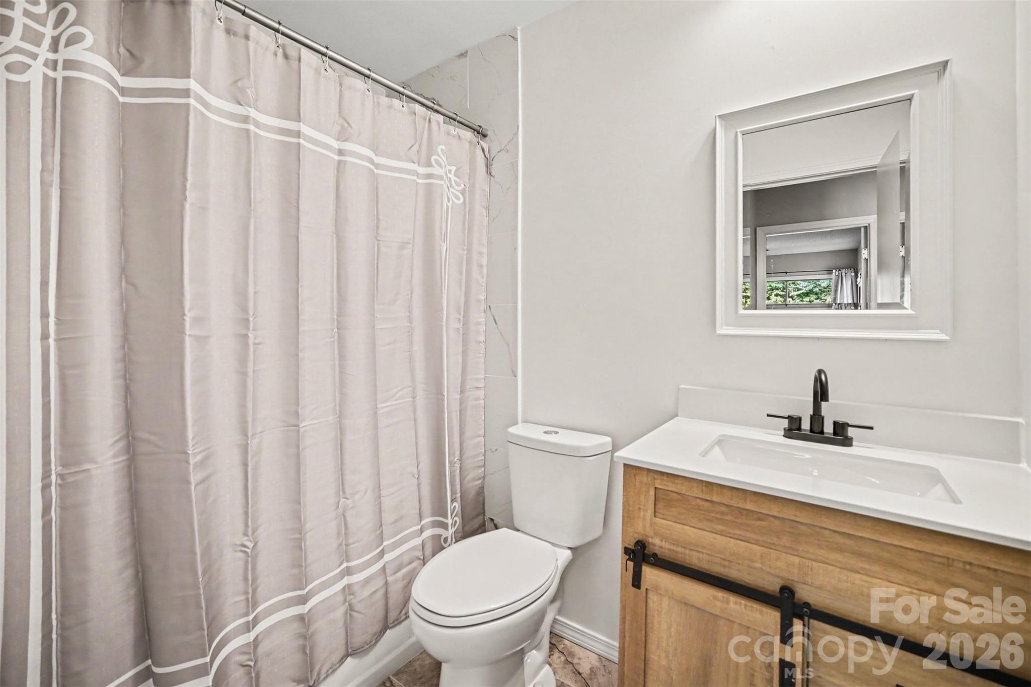 6612 Point Comfort Lane Property Photo 26