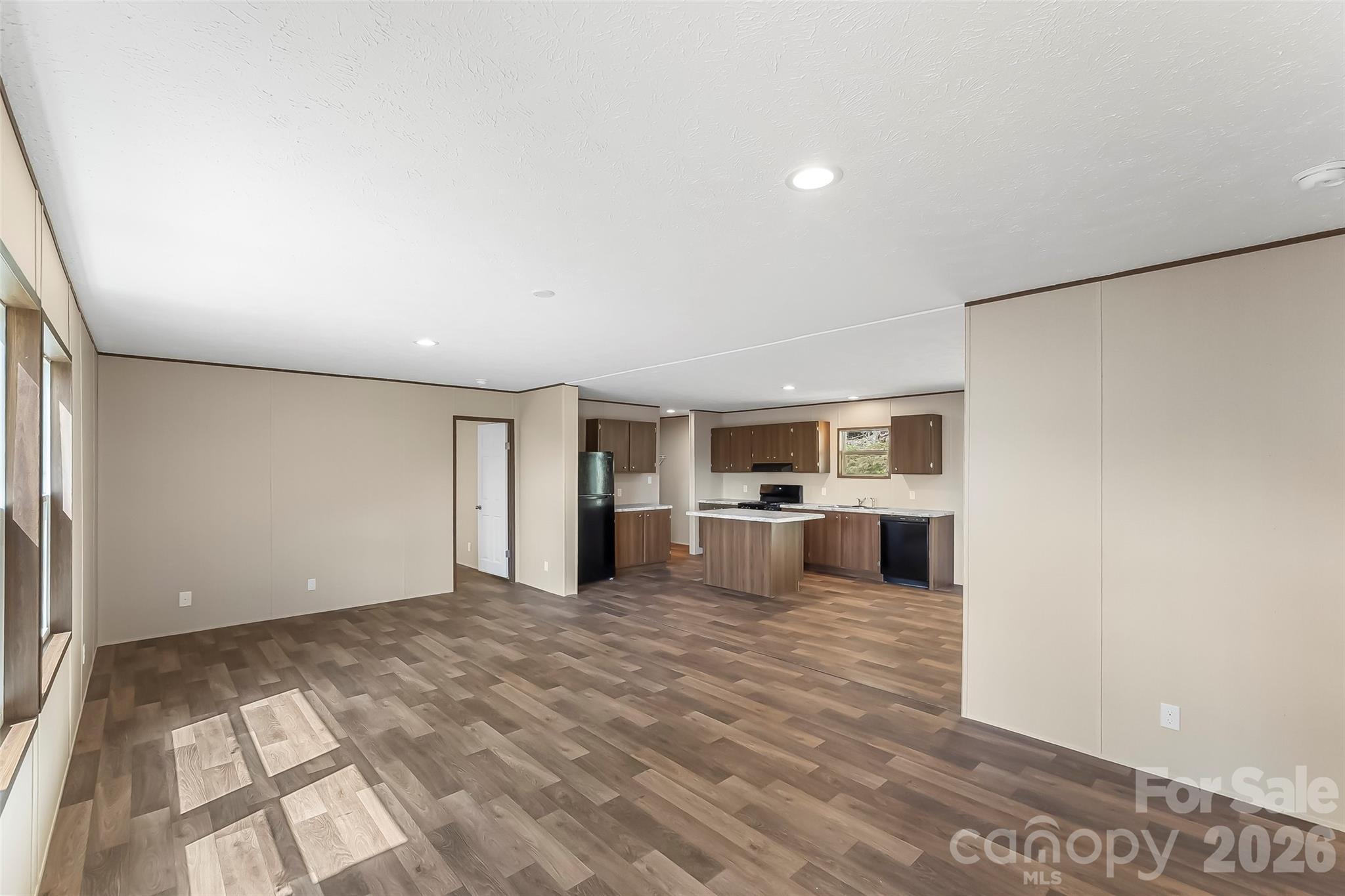 179 Ada Way Property Photo 8