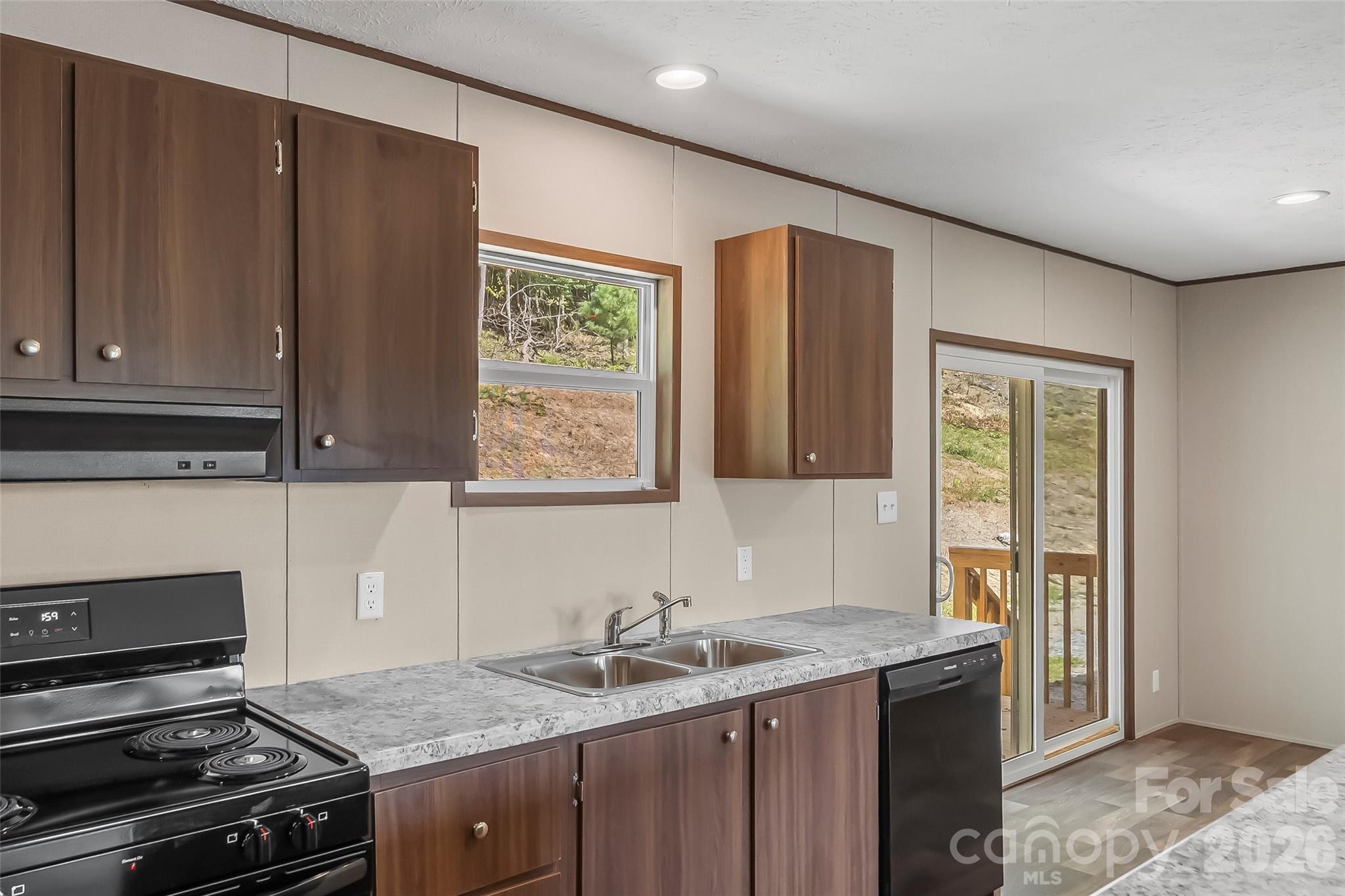179 Ada Way Property Photo 10
