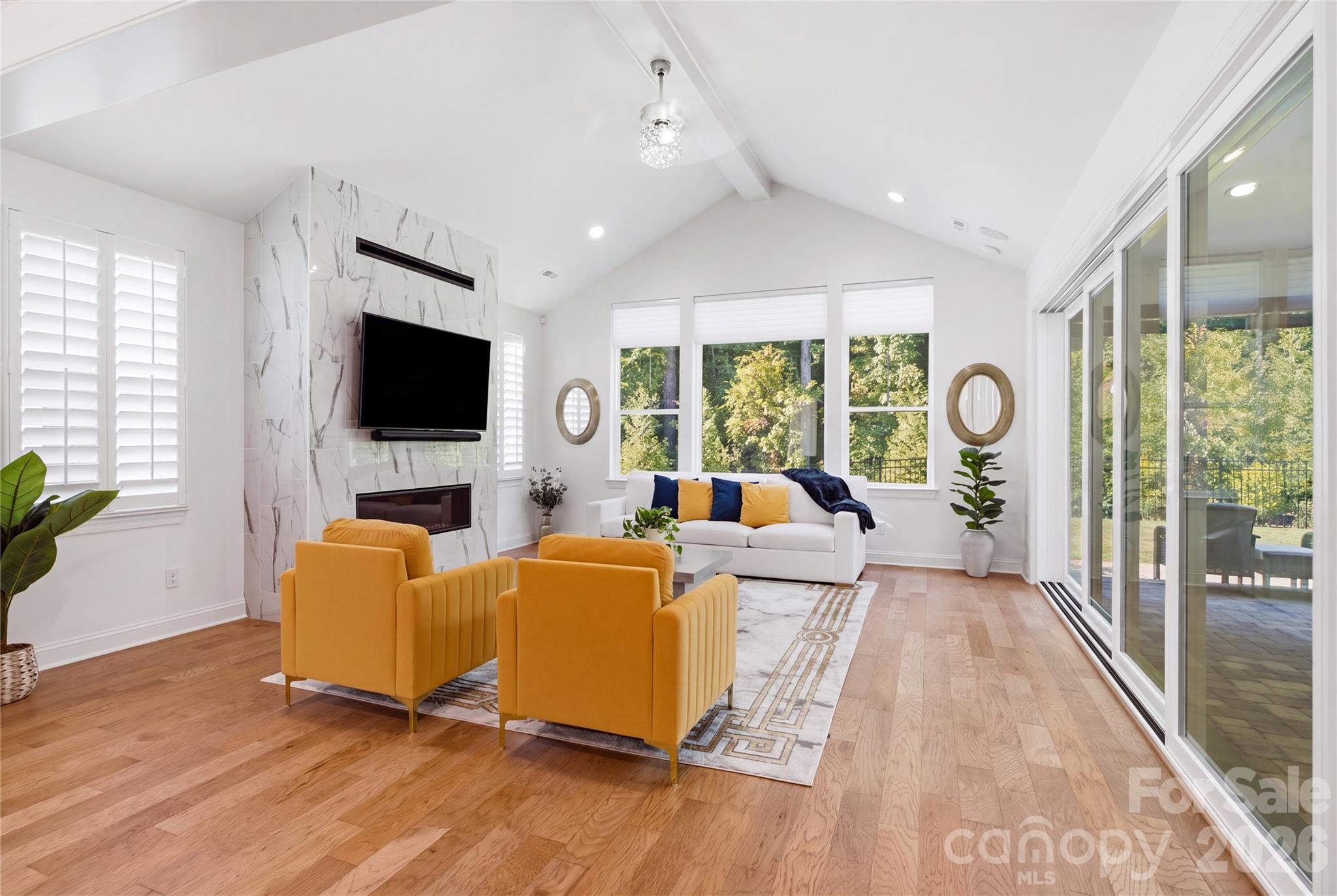 6068 Holden Court Property Photo 2