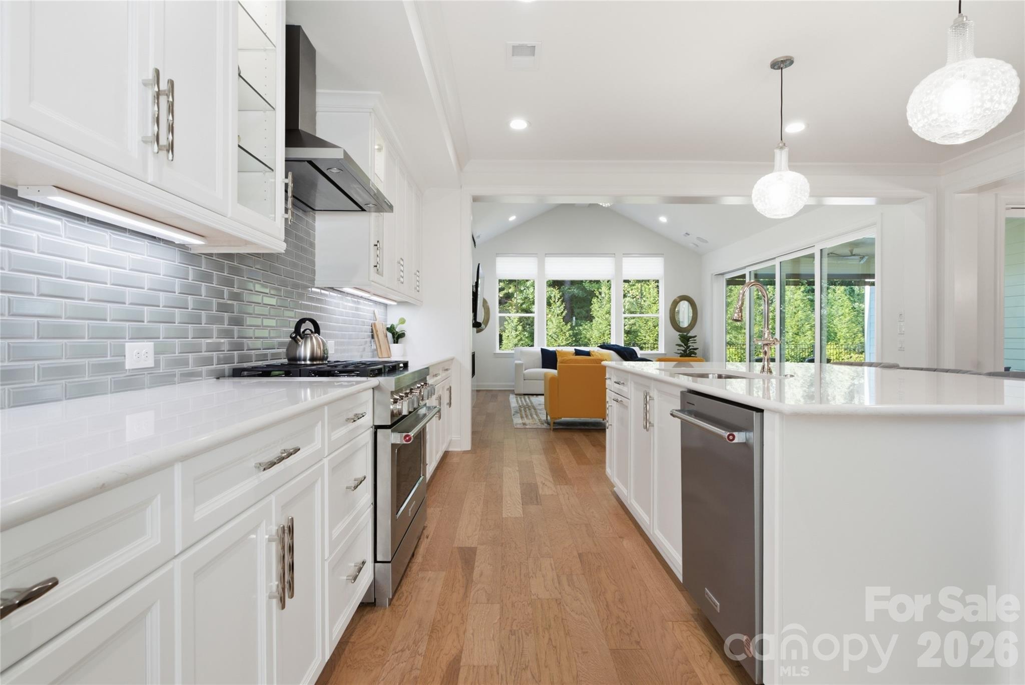 6068 Holden Court Property Photo 3