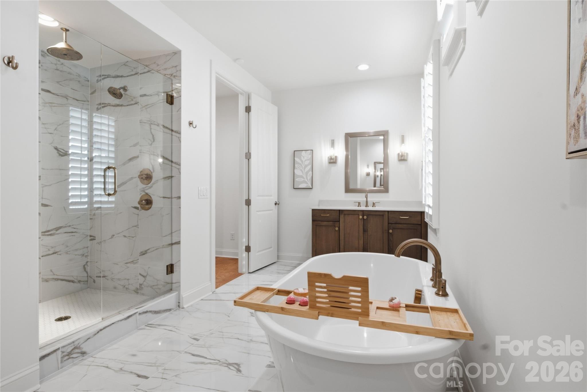 6068 Holden Court Property Photo 9