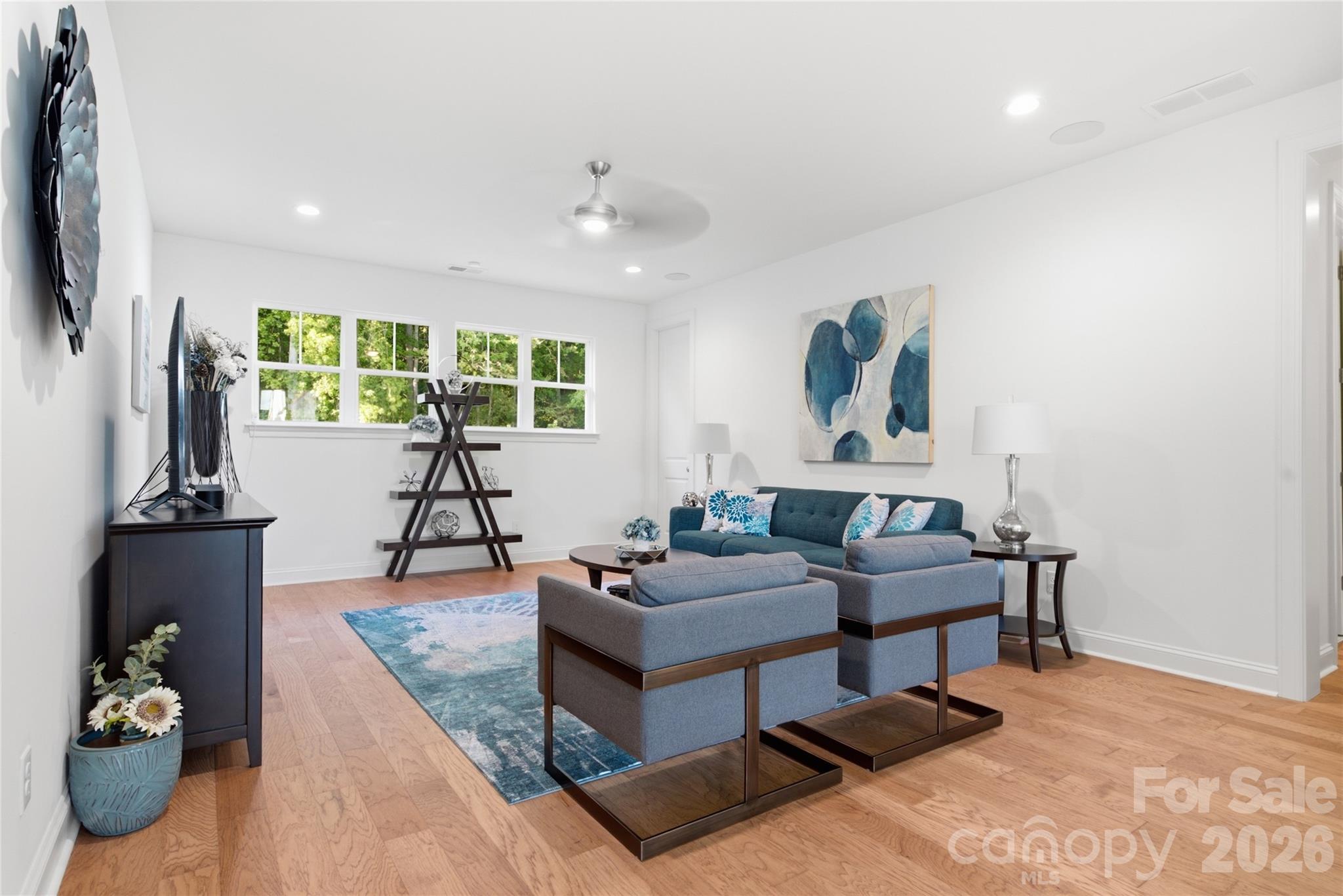 6068 Holden Court Property Photo 18