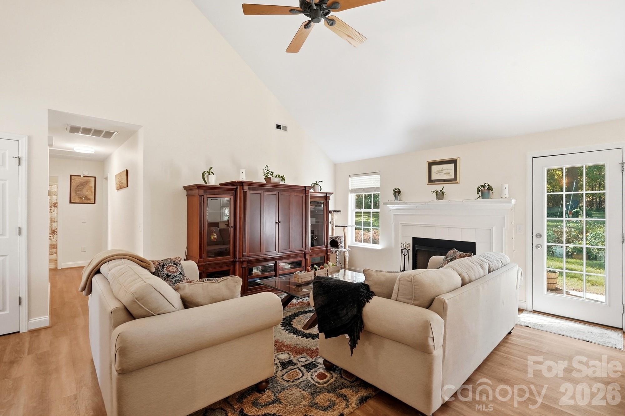 2212 Ryefield Way Property Photo 5