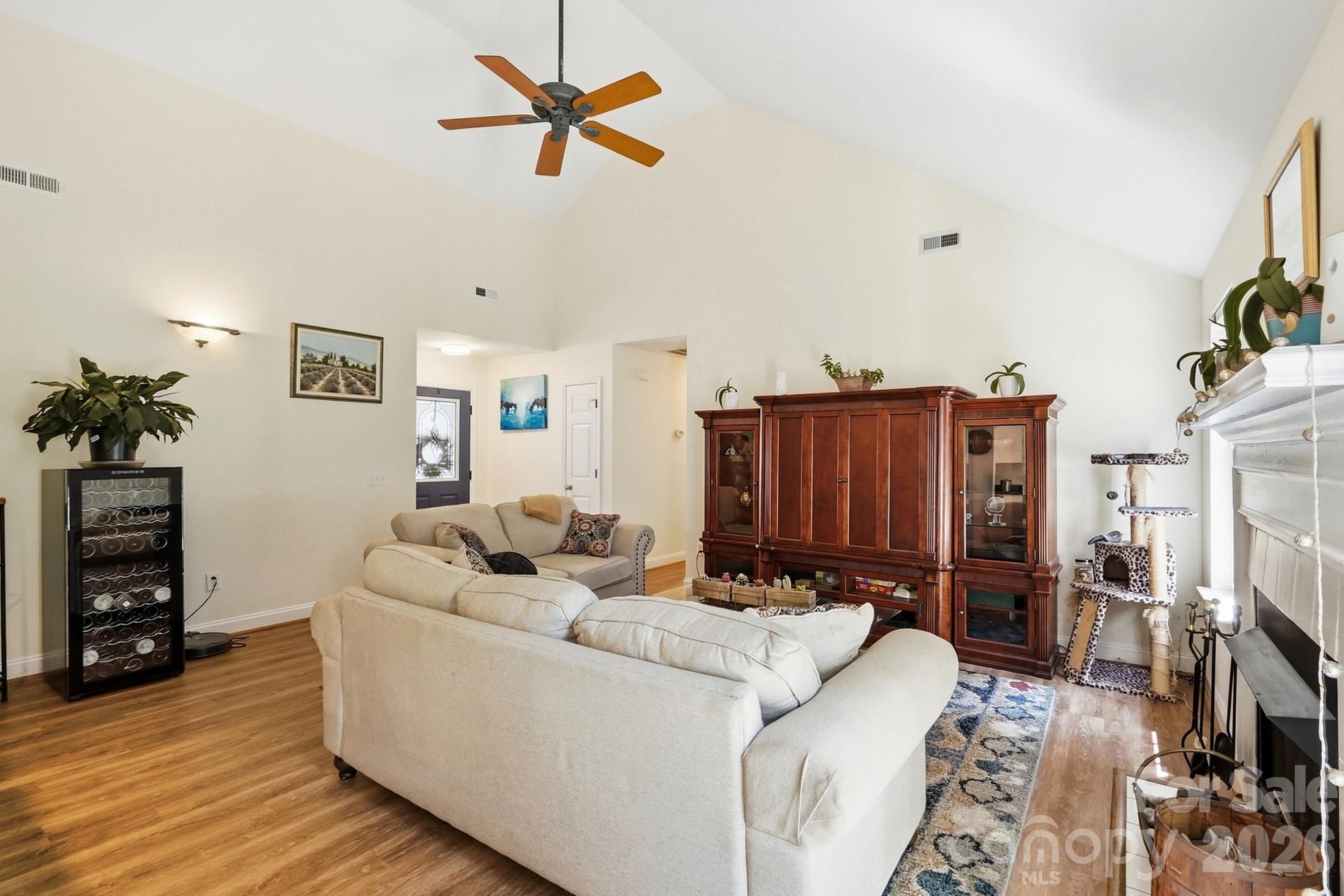 2212 Ryefield Way Property Photo 6