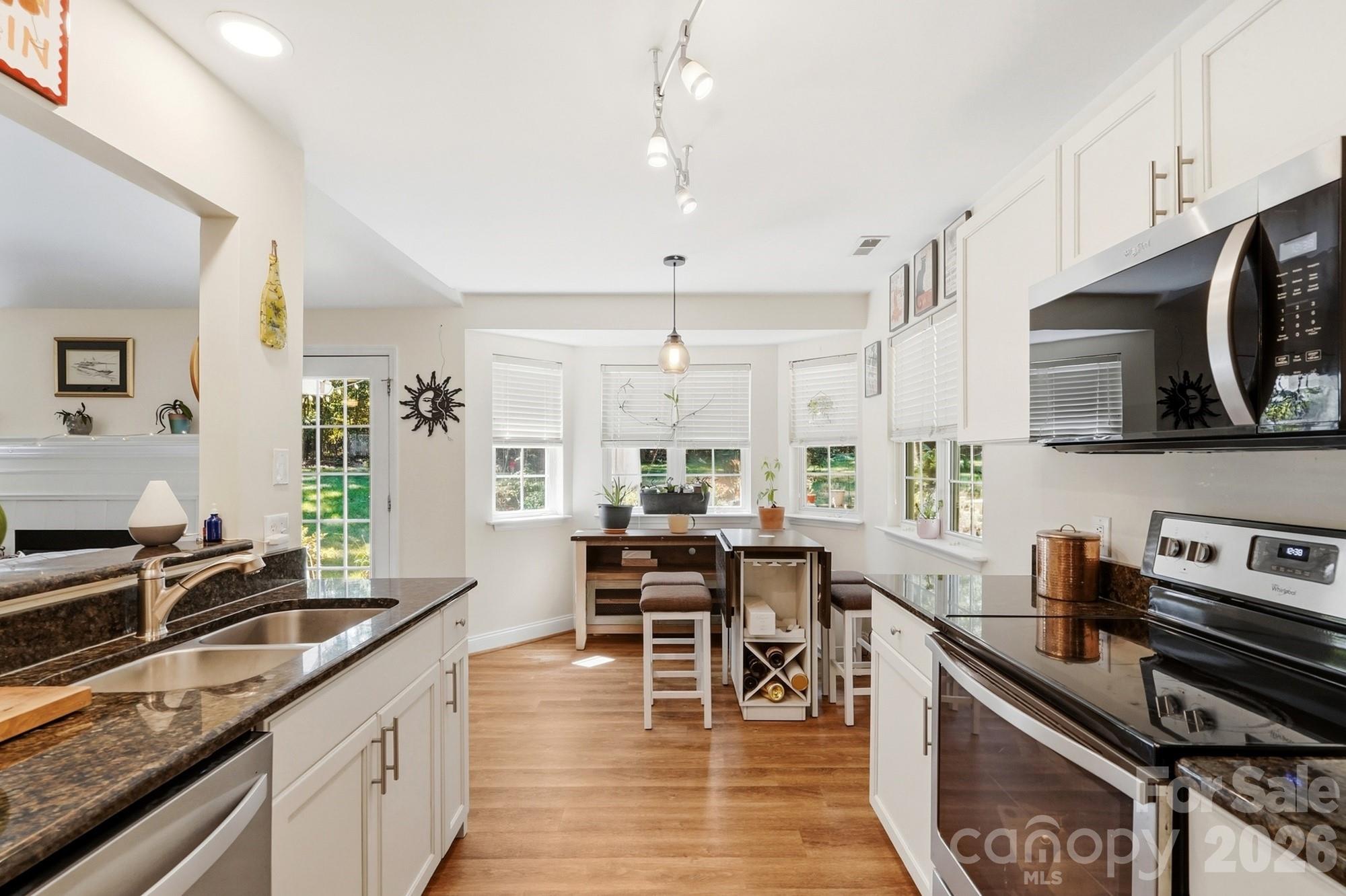 2212 Ryefield Way Property Photo 11