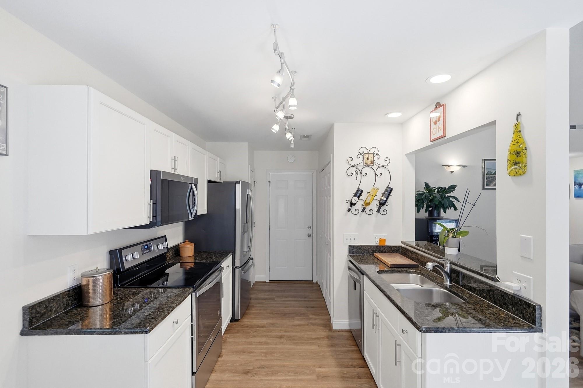 2212 Ryefield Way Property Photo 12