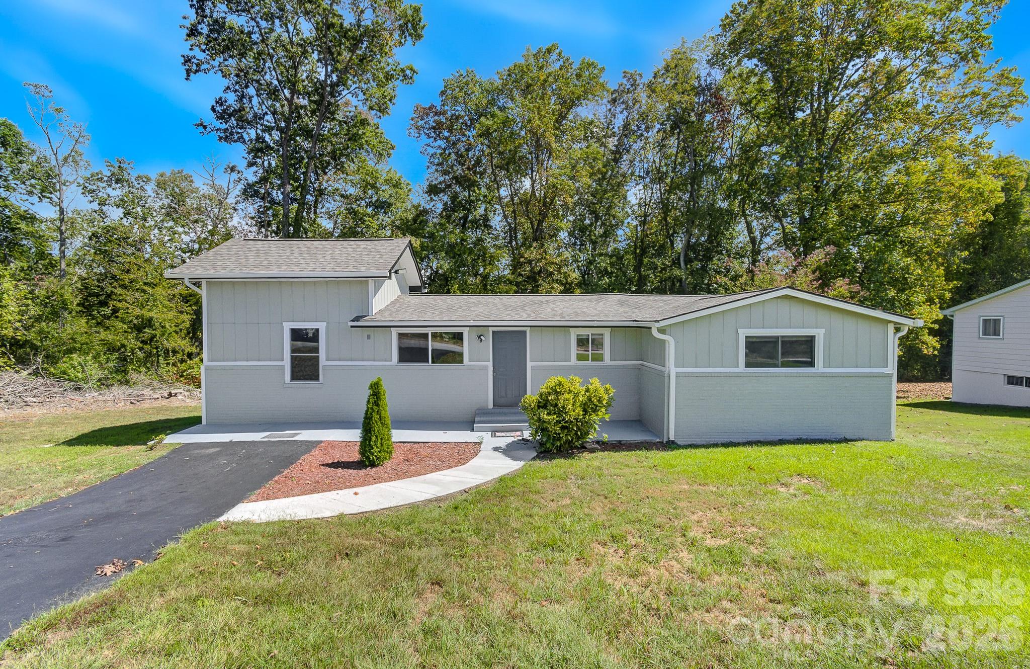 21 Oak Hill Drive Property Photo 1