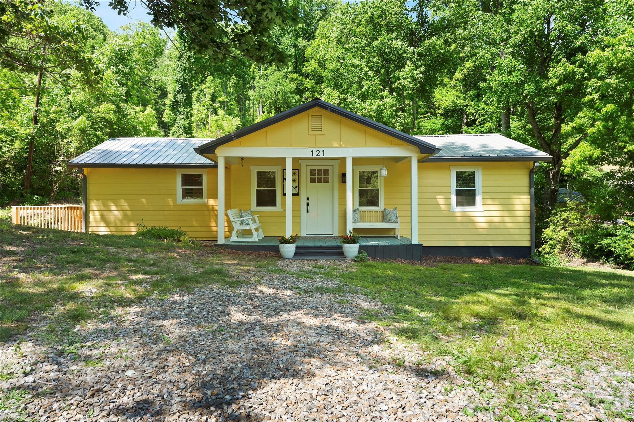 121 Sugar Cove Road Property Photo 1