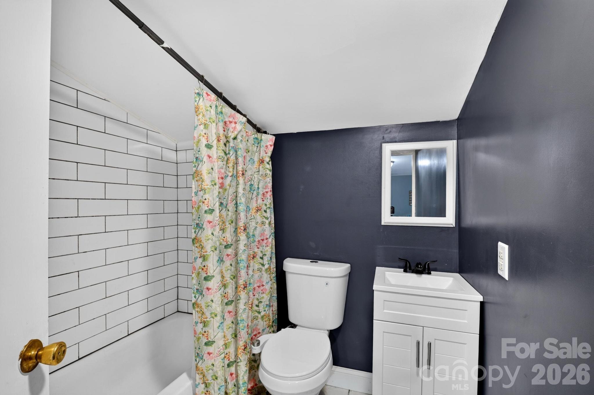 15 Circle Street Property Photo 4