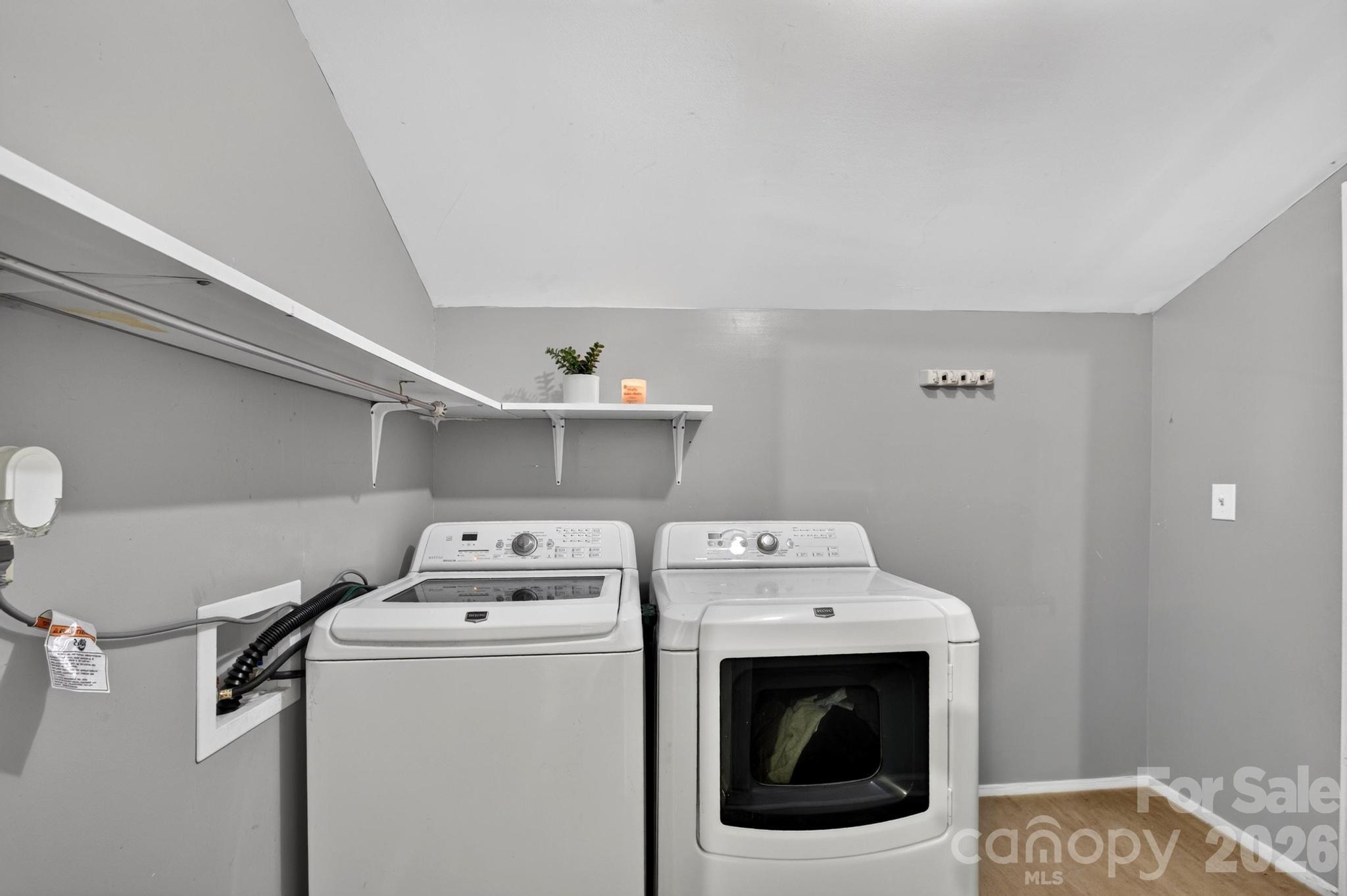 15 Circle Street Property Photo 5