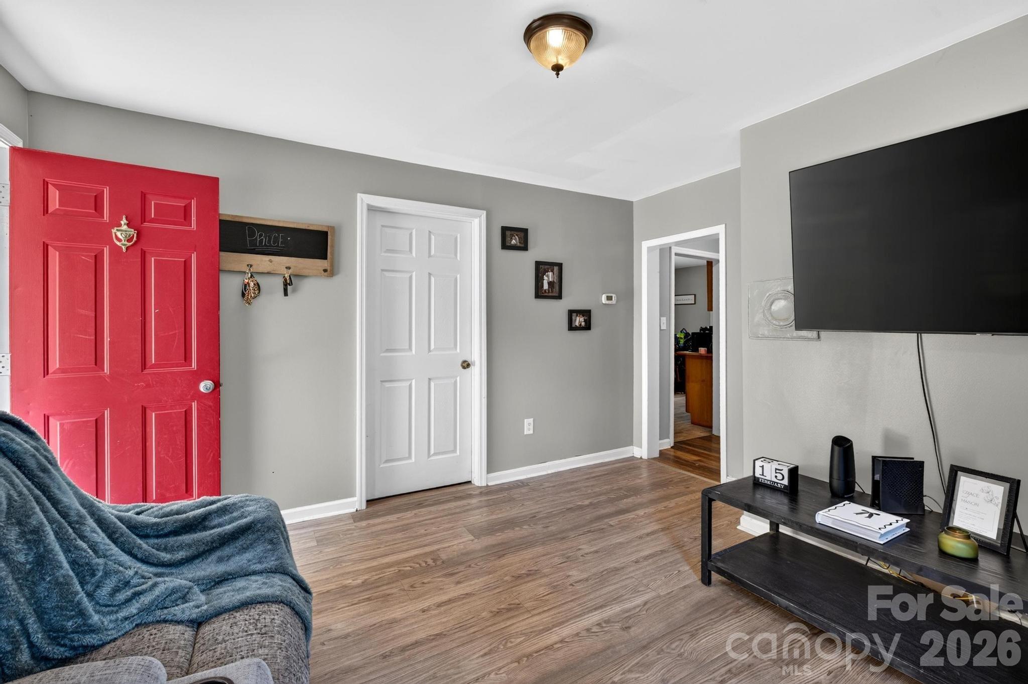 15 Circle Street Property Photo 8