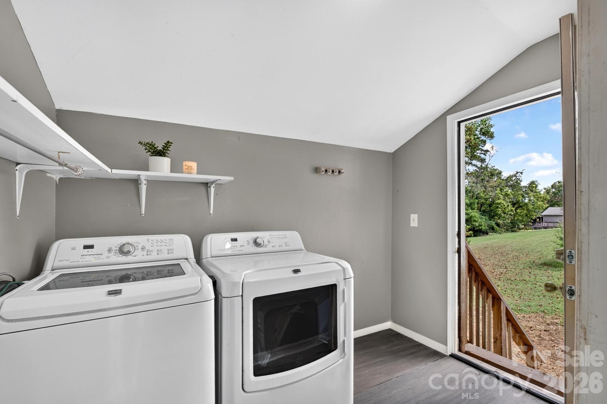 15 Circle Street Property Photo 16