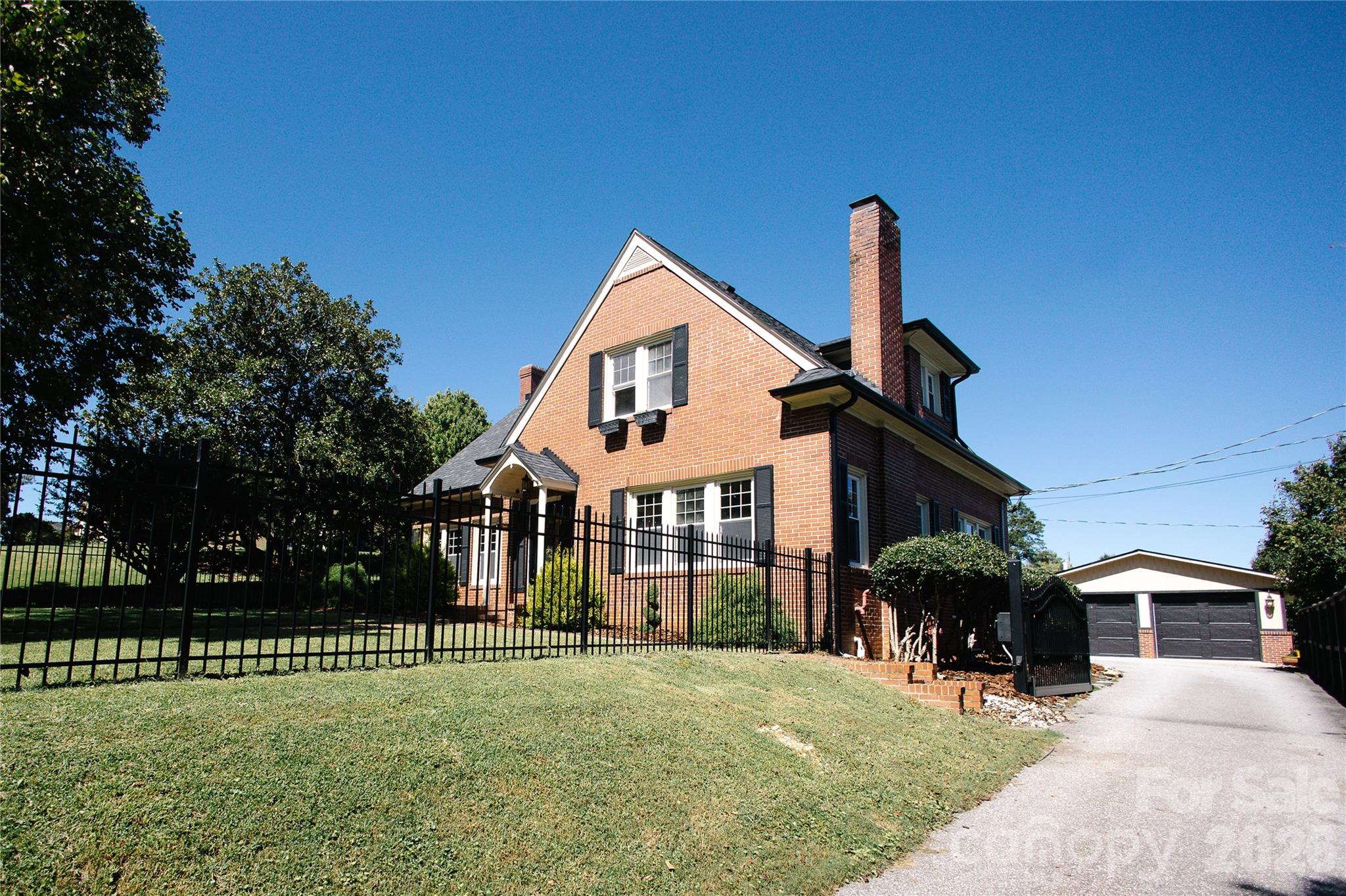 569 Rutherford Road Property Photo 1