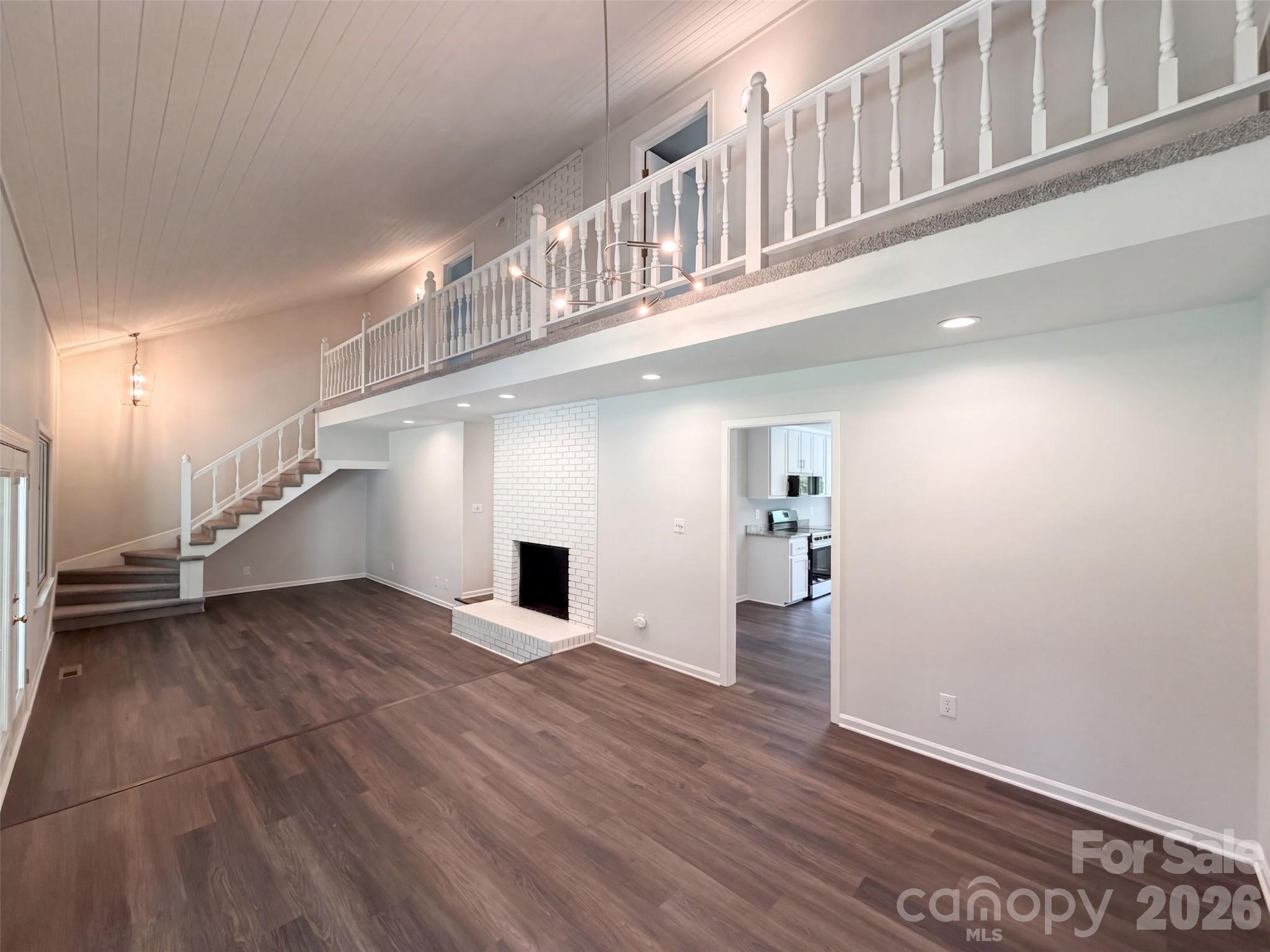 121 Goodman Circle Property Photo 4