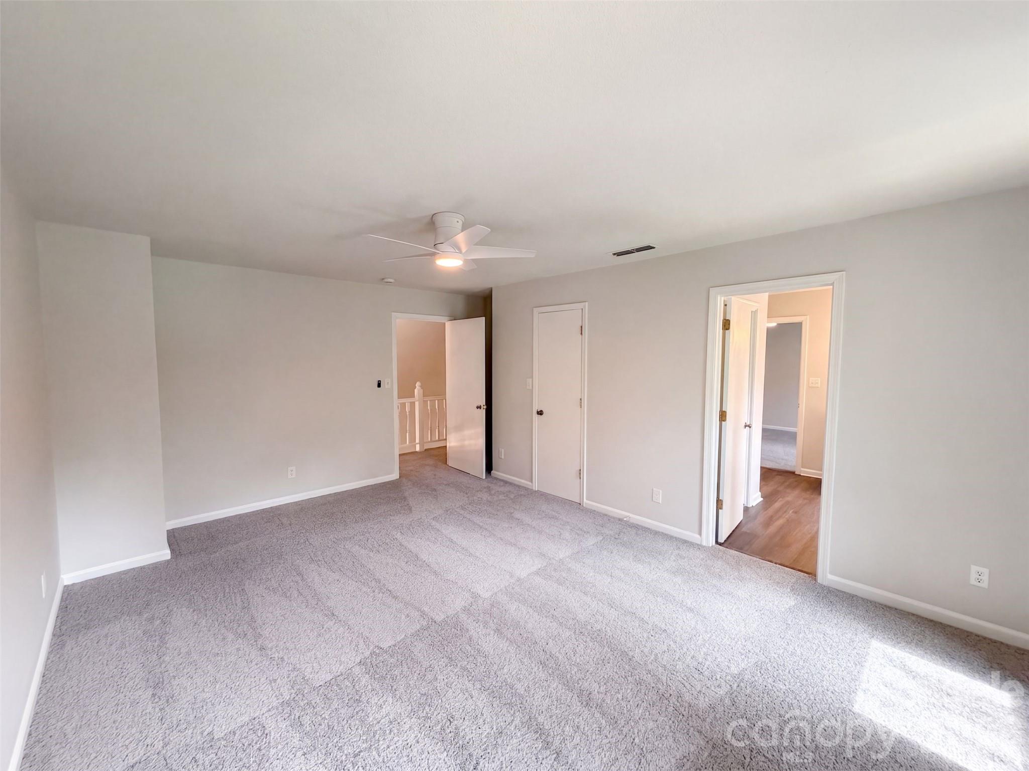 121 Goodman Circle Property Photo 5