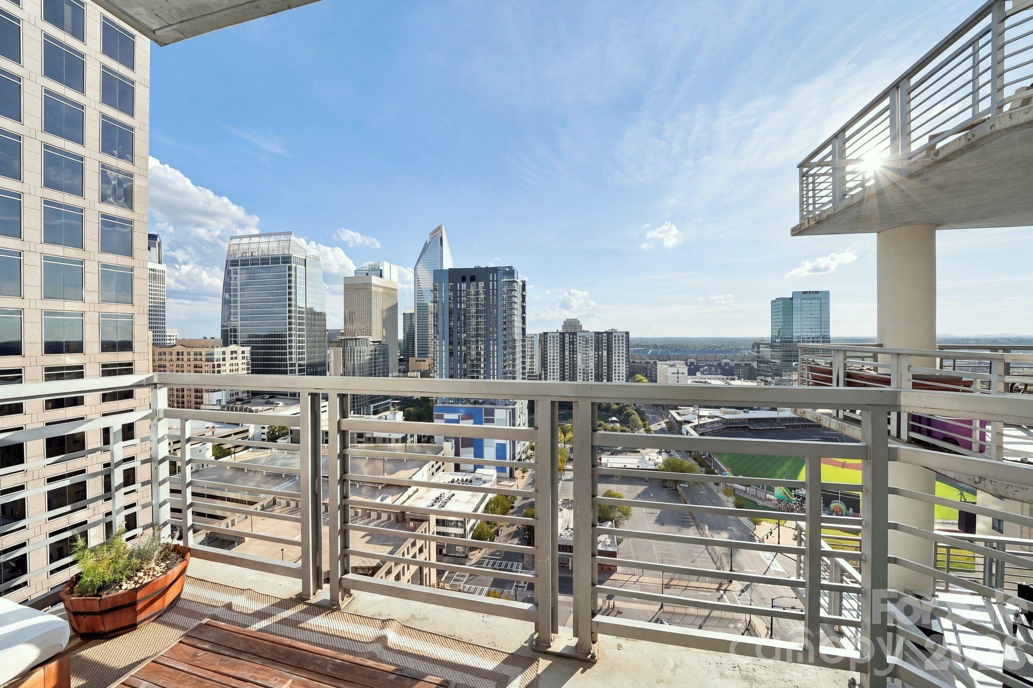 333 W Trade Street 1709 Property Photo 4