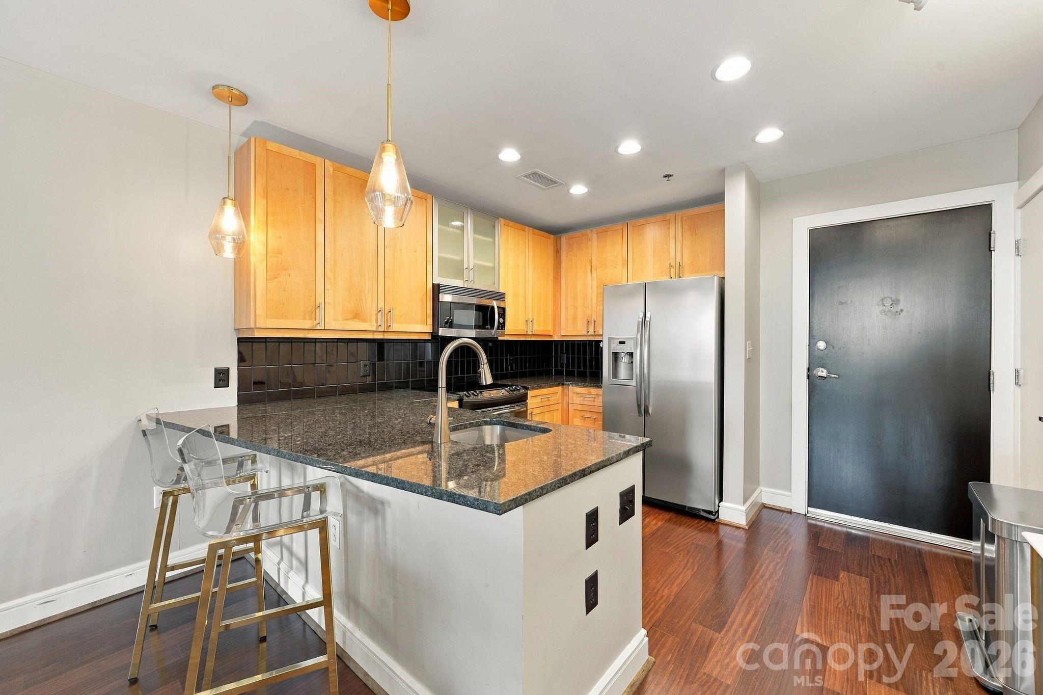 333 W Trade Street 1709 Property Photo 11