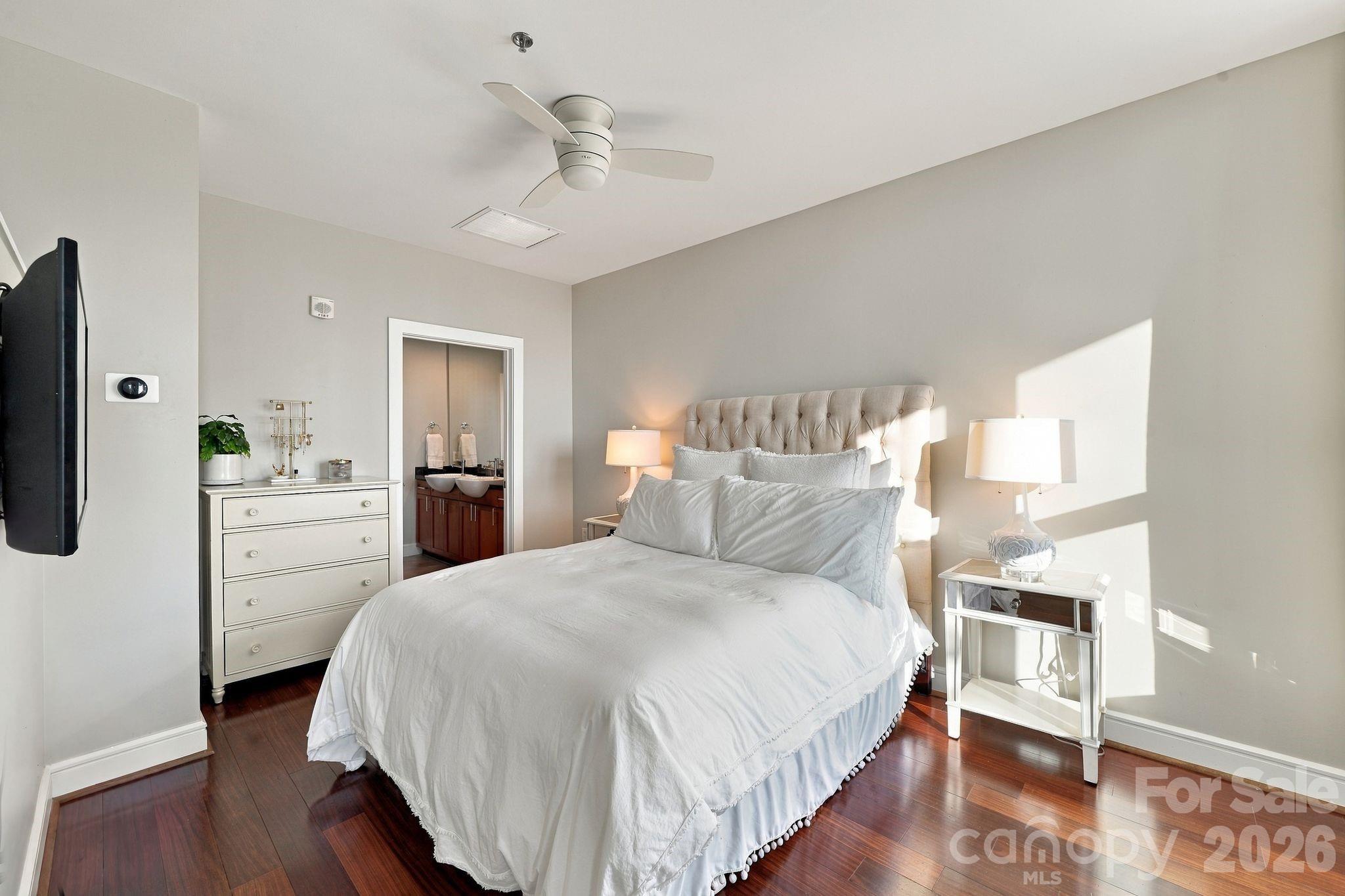 333 W Trade Street 1709 Property Photo 13