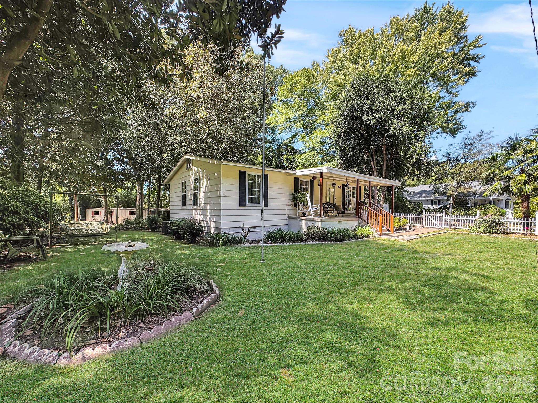 25 Stowe Street Property Photo 2