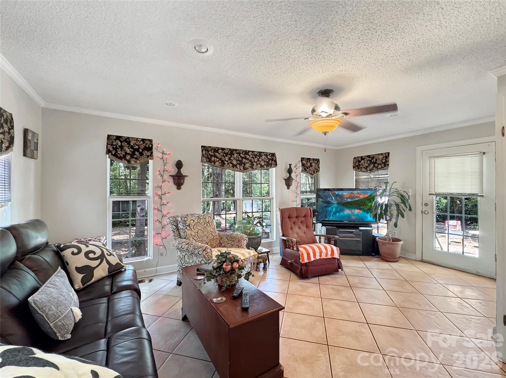 25 Stowe Street Property Photo 19