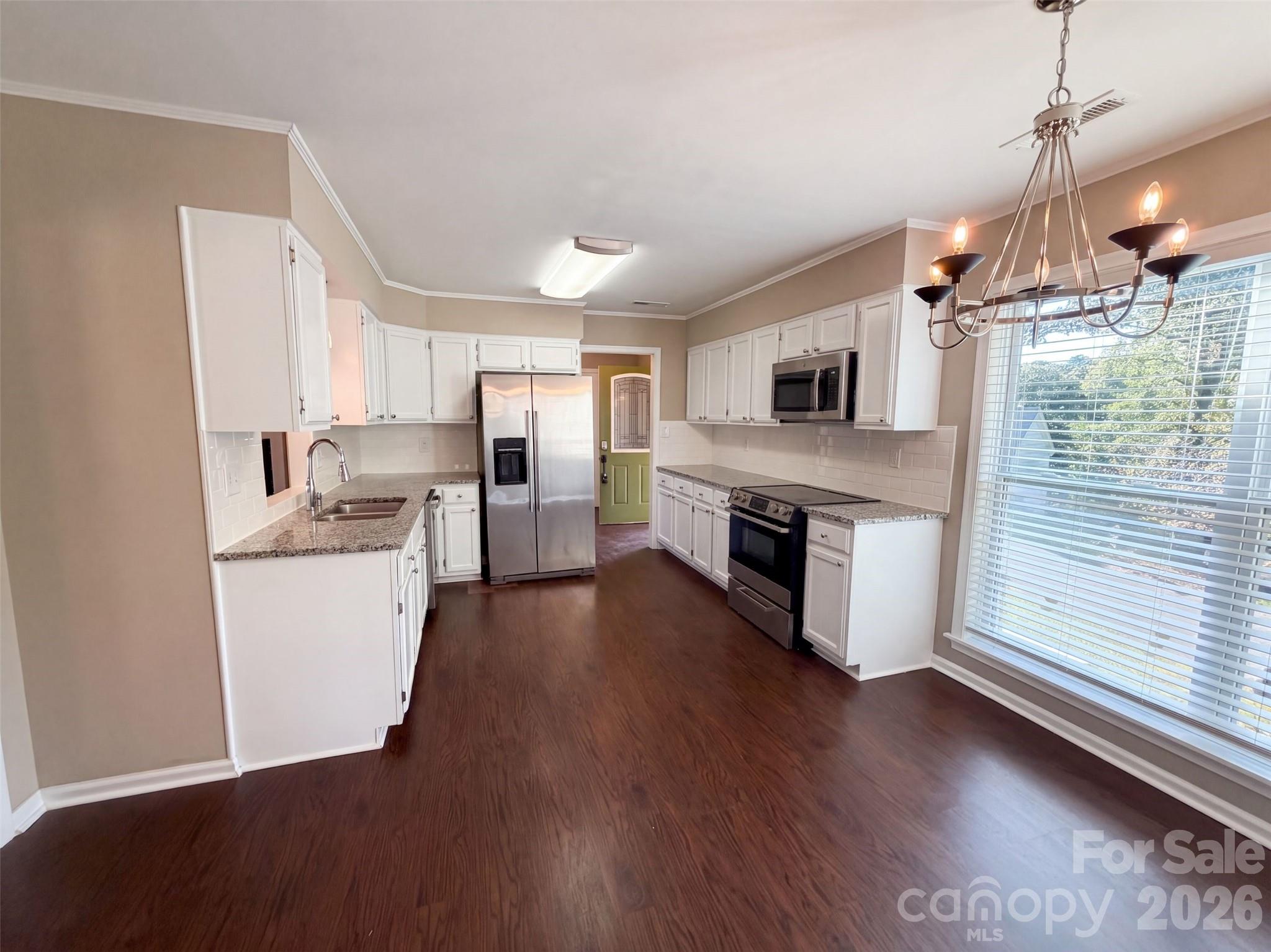 6009 Lanai Lane Property Photo 2