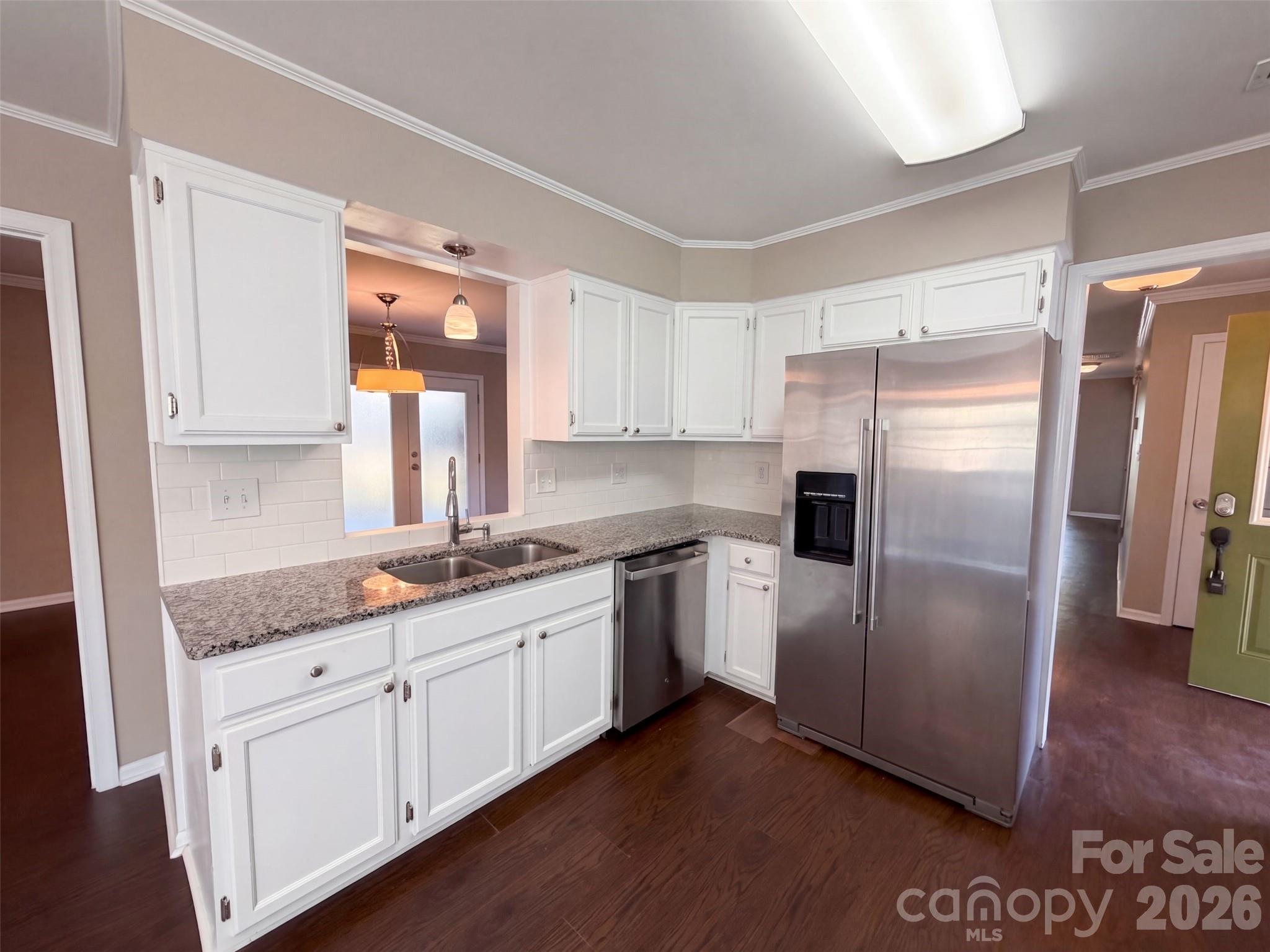 6009 Lanai Lane Property Photo 11
