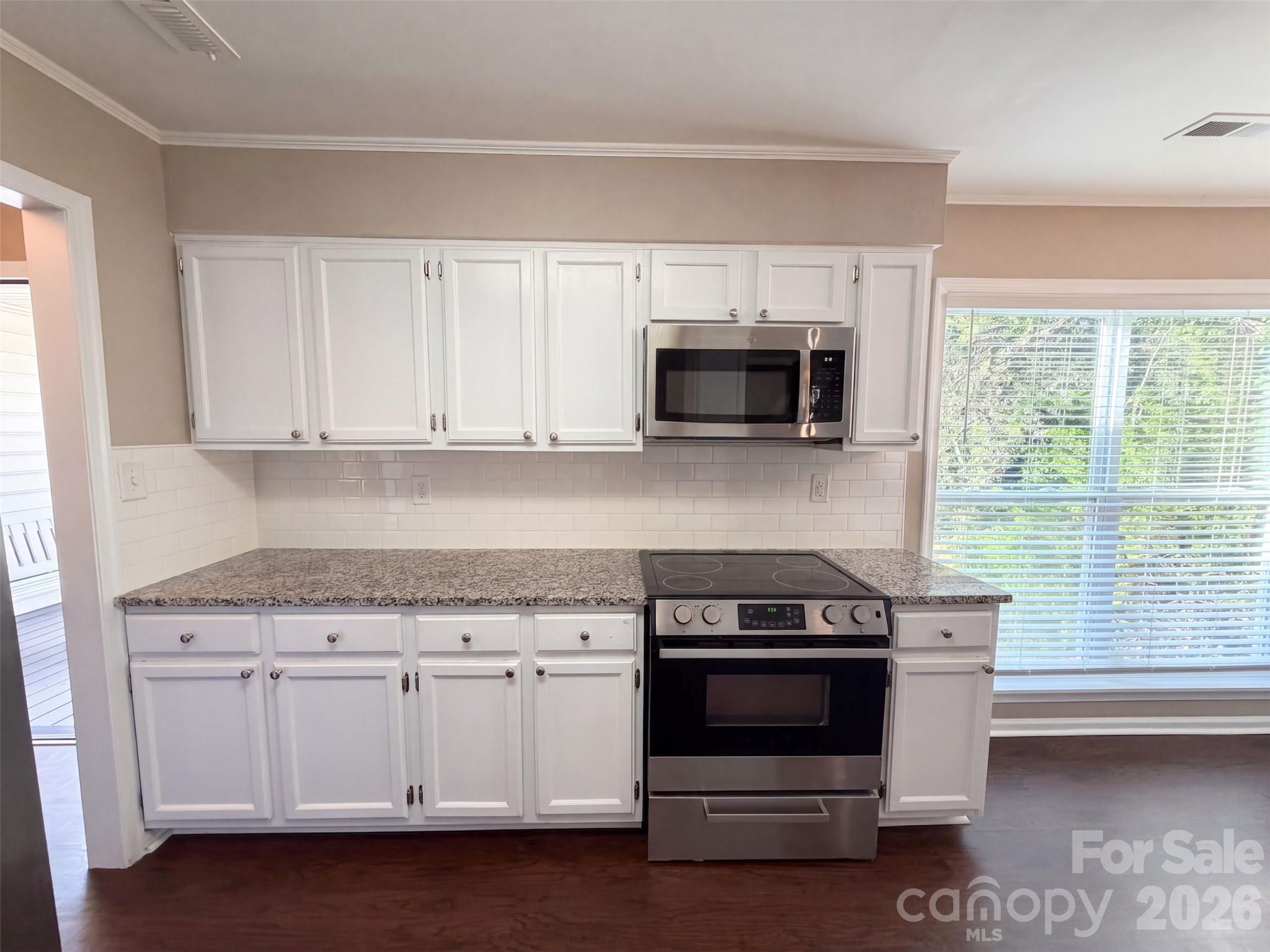 6009 Lanai Lane Property Photo 12