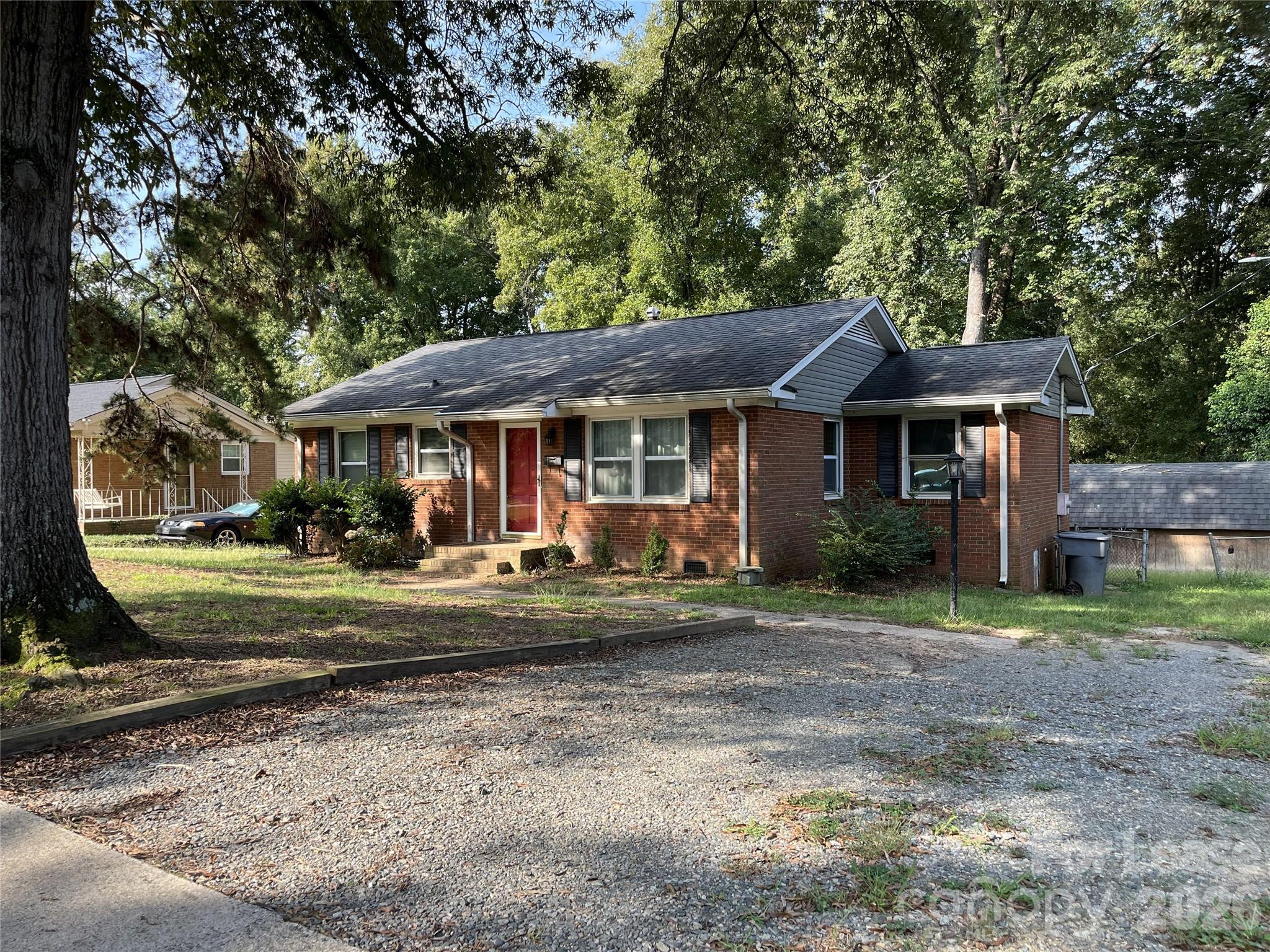 4024 Abbeydale Drive Property Photo 2
