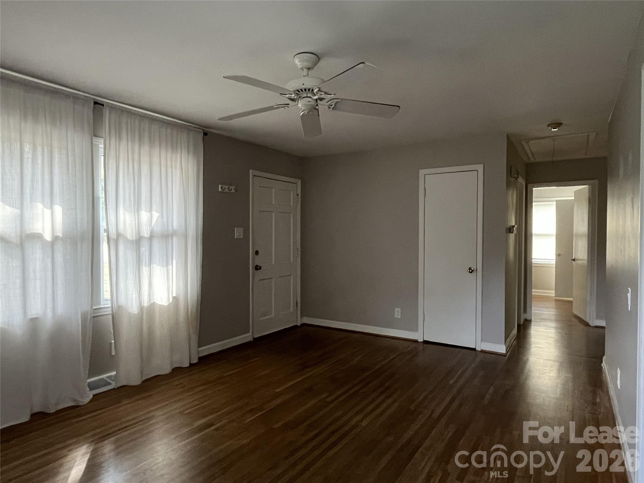 4024 Abbeydale Drive Property Photo 3