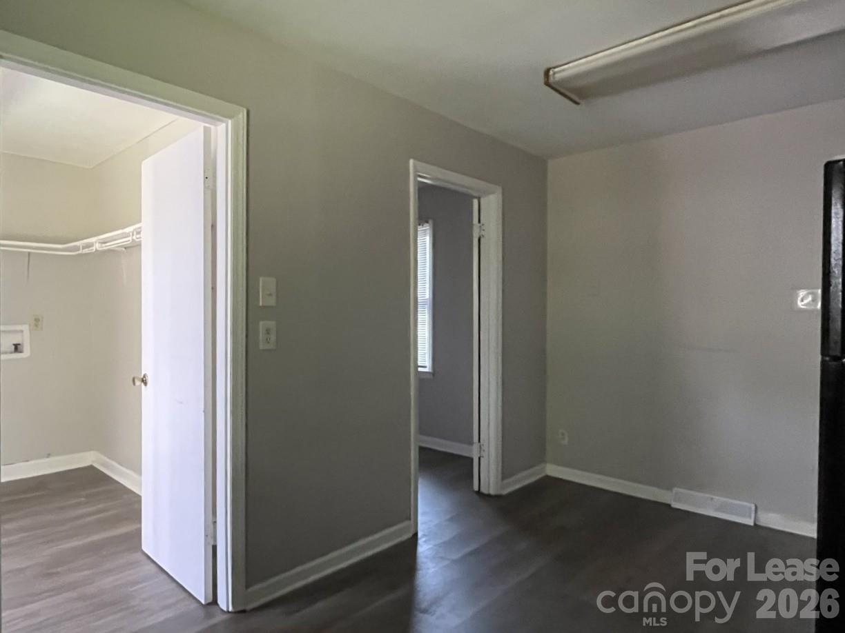 4024 Abbeydale Drive Property Photo 6