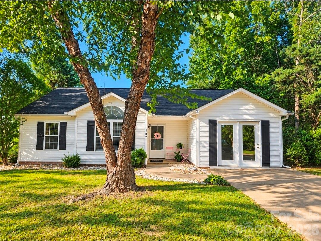 107 E Panther Creek Road Property Photo 1