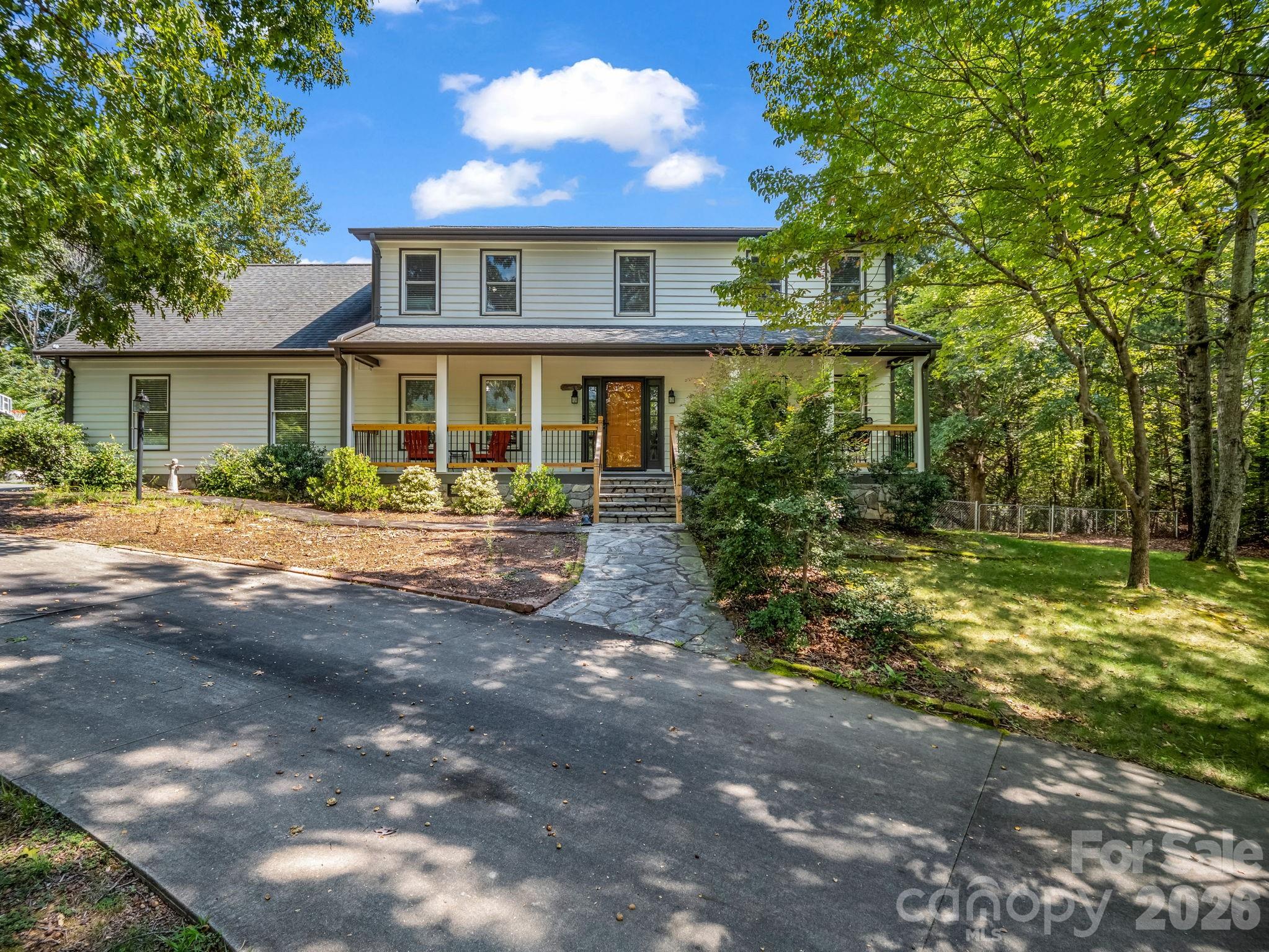 215 Hillcrest Drive Property Photo 1