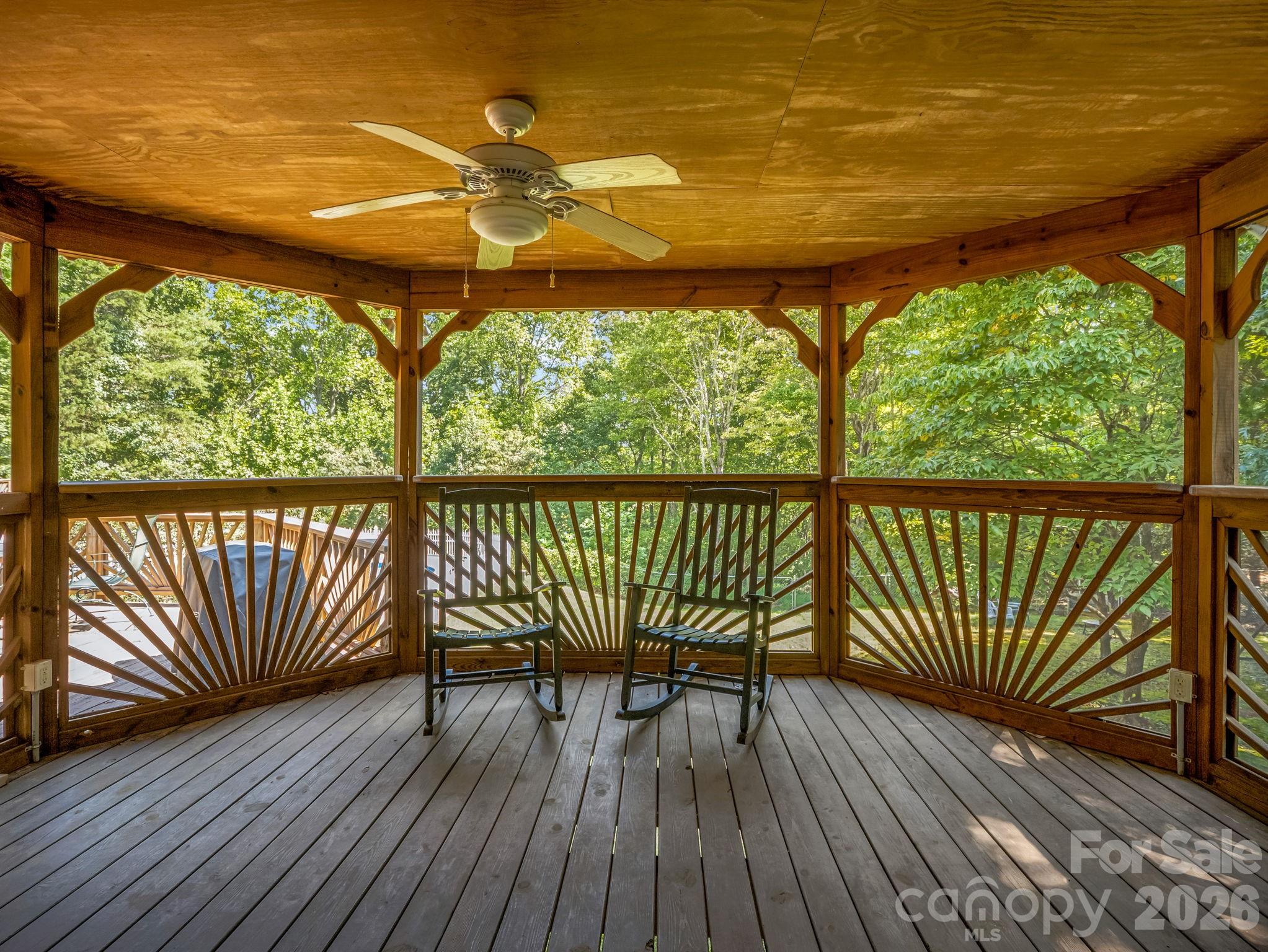 215 Hillcrest Drive Property Photo 33