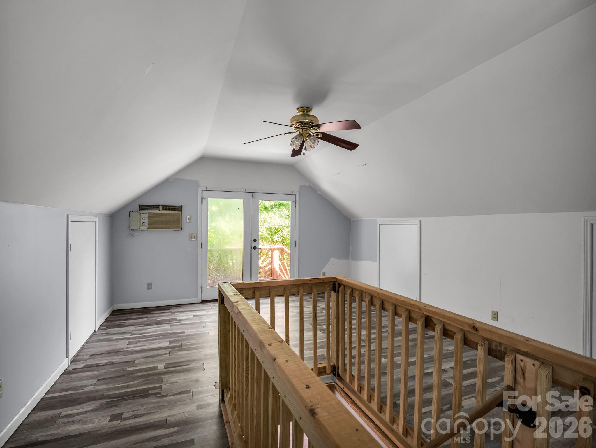 215 Hillcrest Drive Property Photo 42