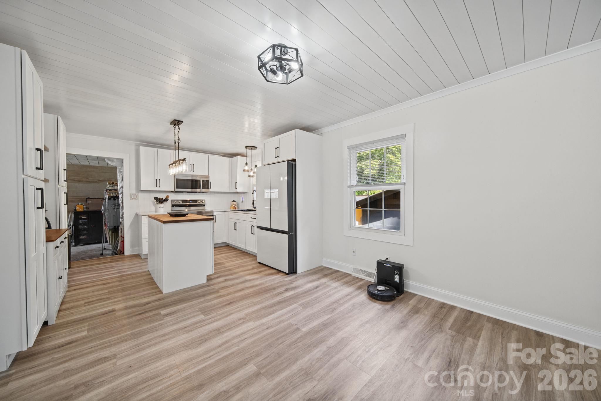 607 Toms Creek Church Road Property Photo 8