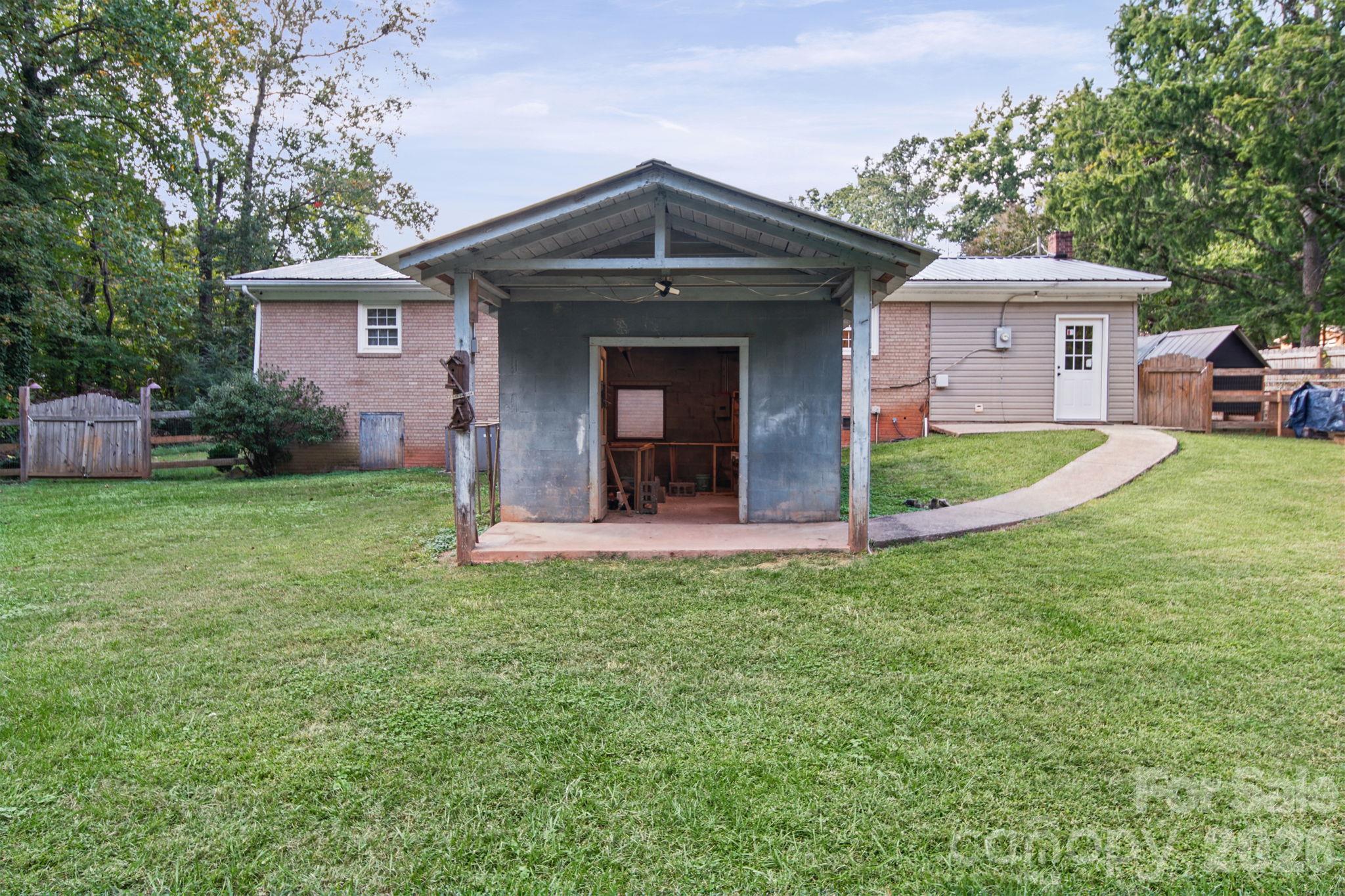 607 Toms Creek Church Road Property Photo 21
