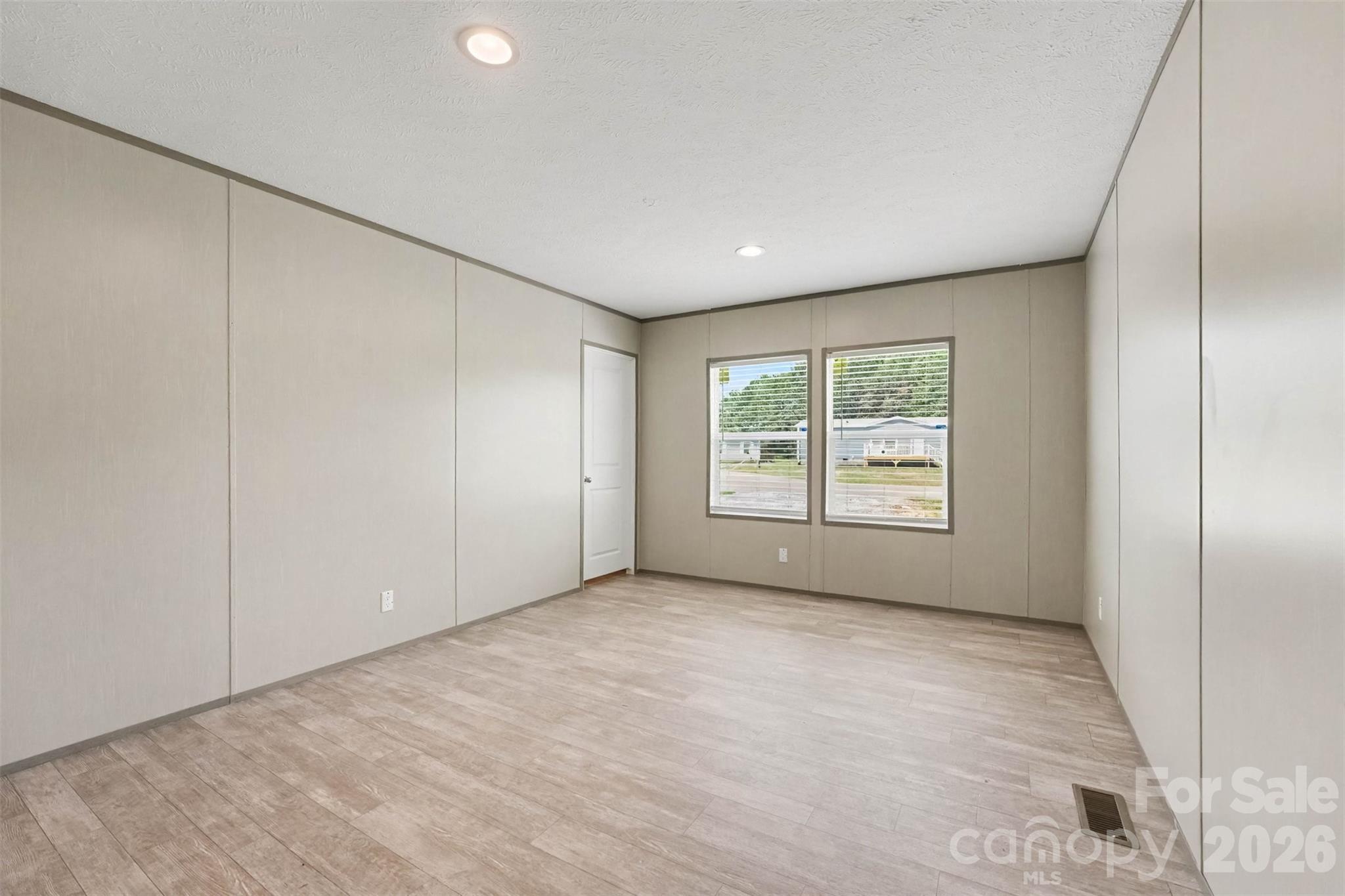 807 Eagleview Lane Property Photo 13