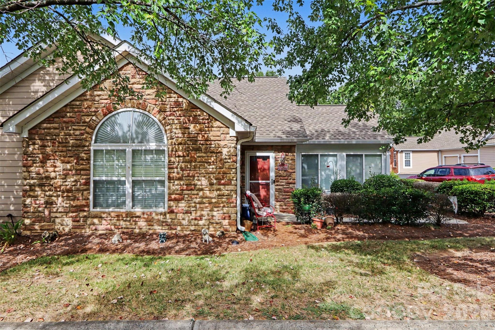 6809 Ledgestone Place Property Photo 1