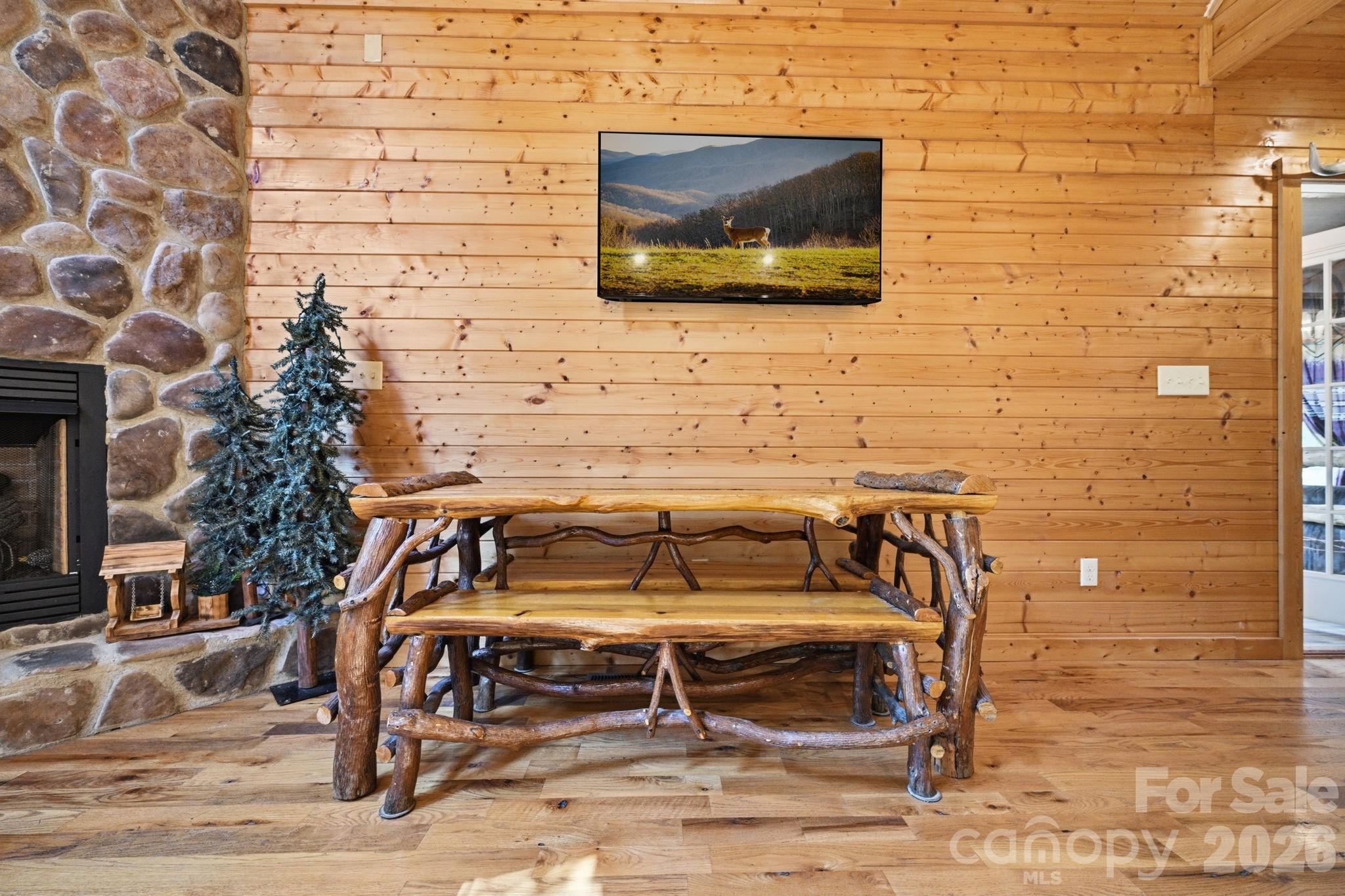 1158 Staghorn Road Property Photo 7