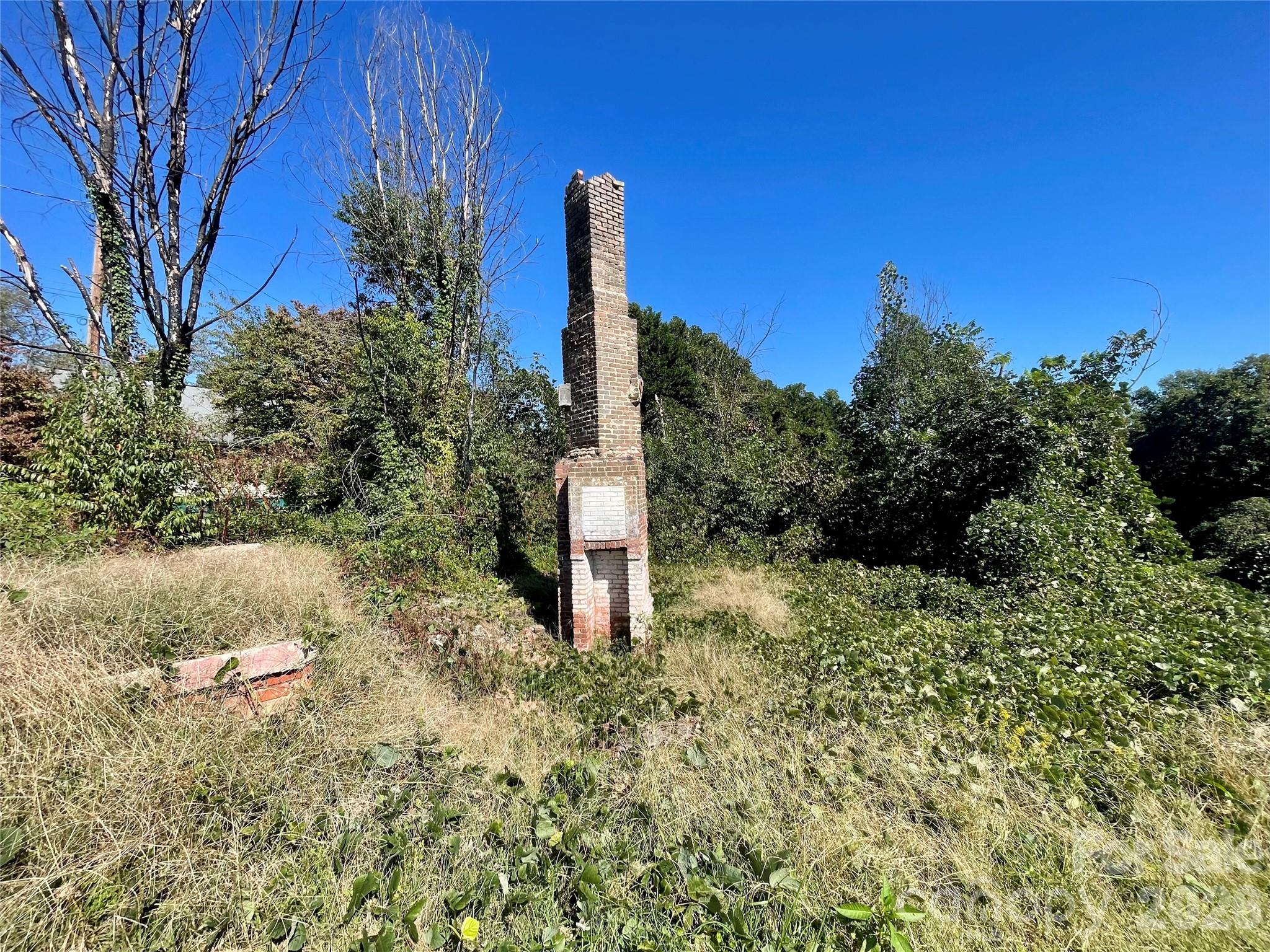 19 Pine Street Property Photo 6