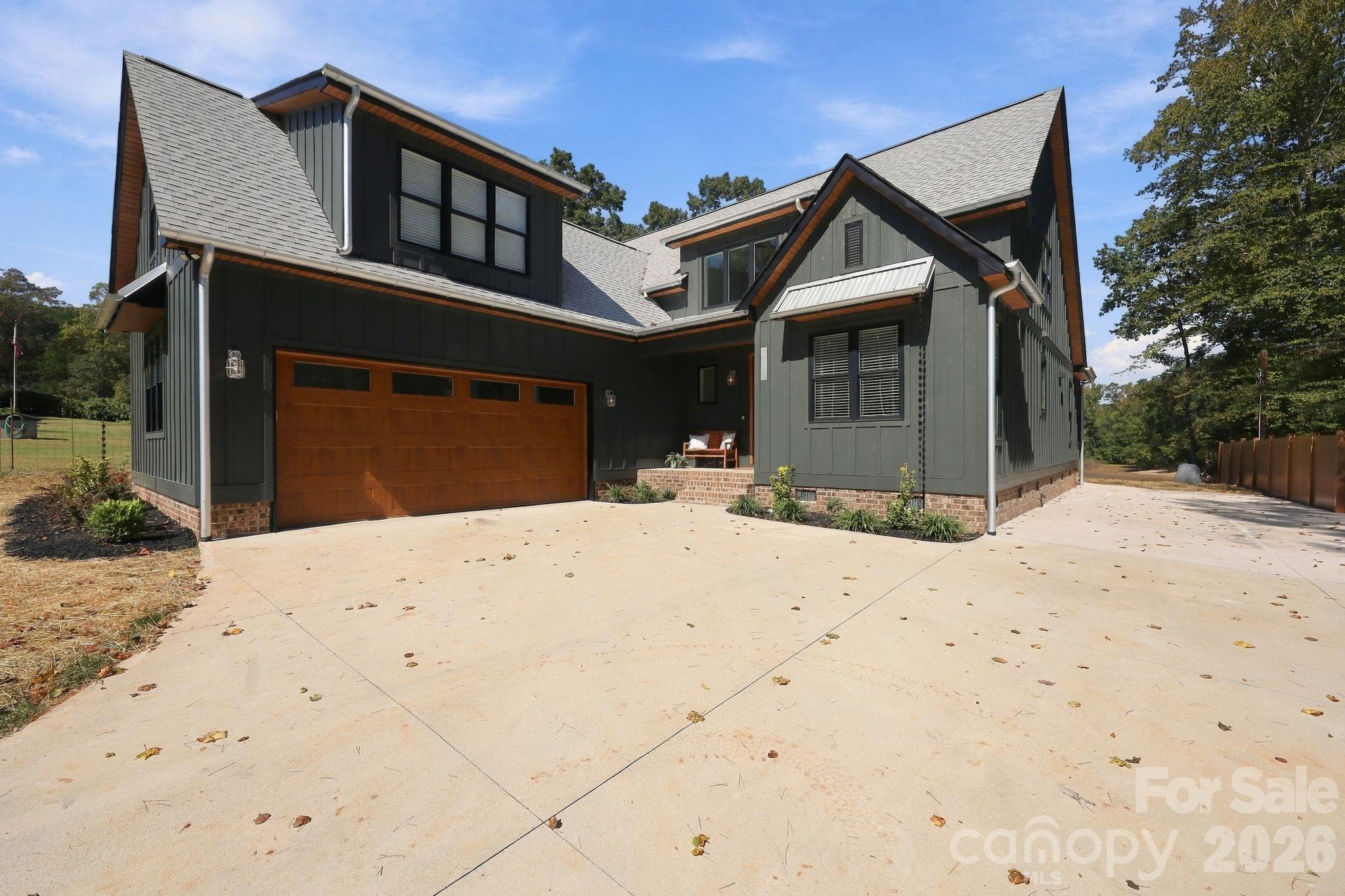 1045 Freshwater Lane Property Photo 4
