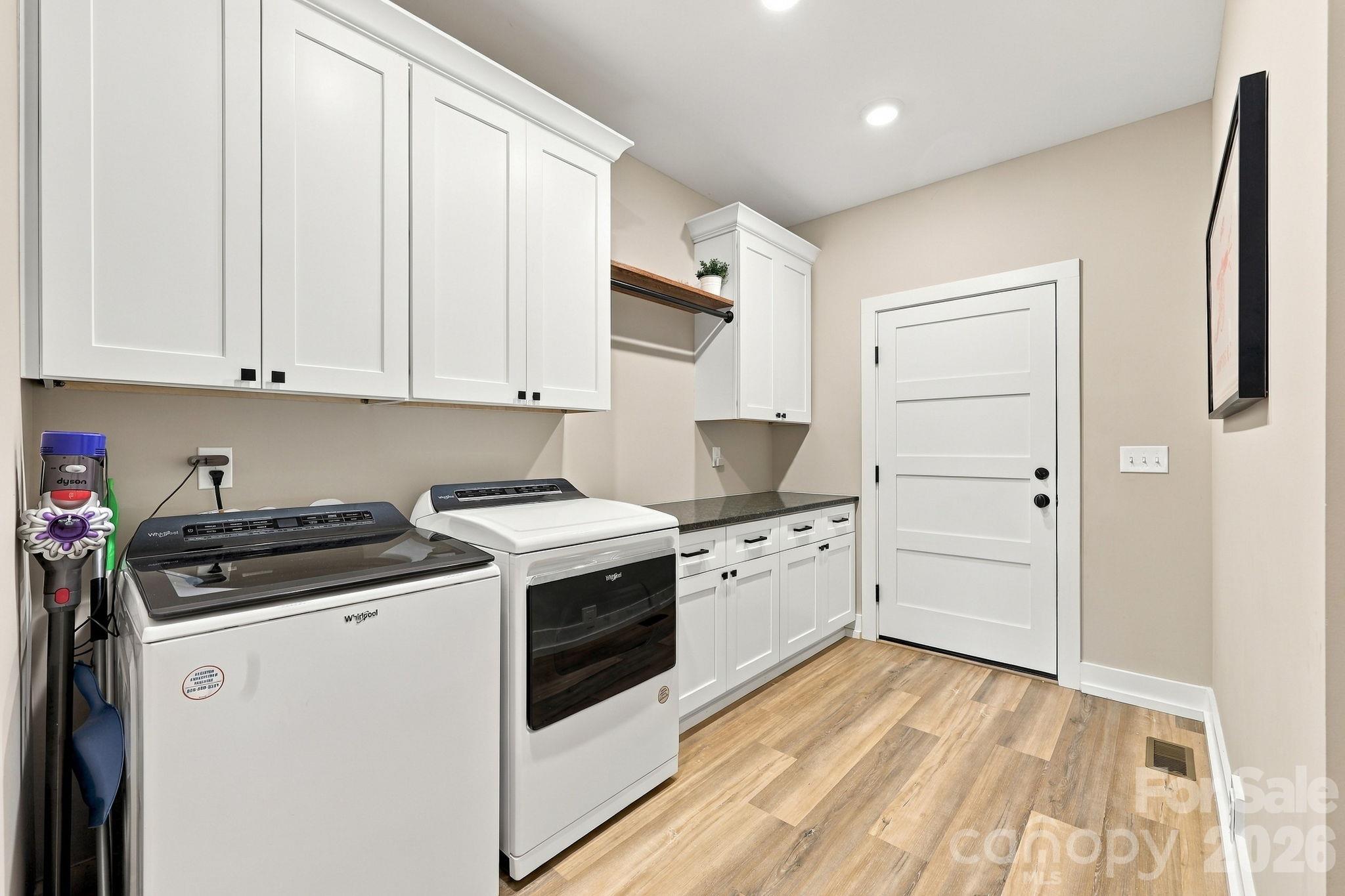 1045 Freshwater Lane Property Photo 23