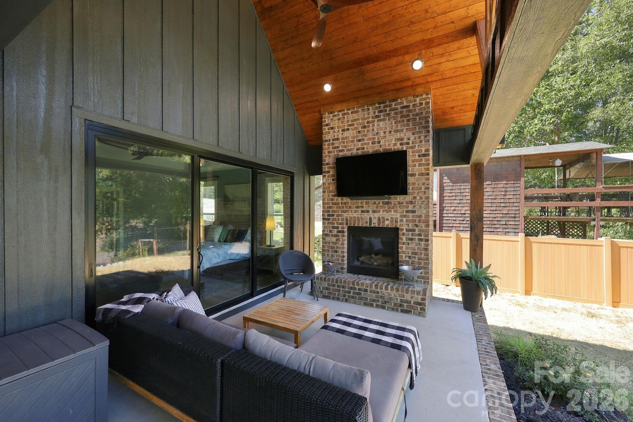 1045 Freshwater Lane Property Photo 42