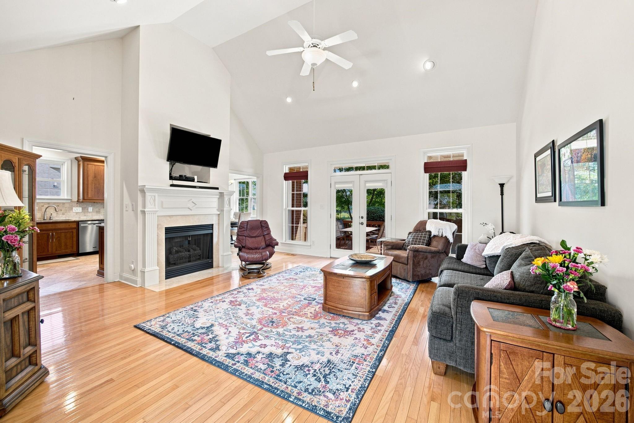 137 Fox Den Circle Property Photo 3