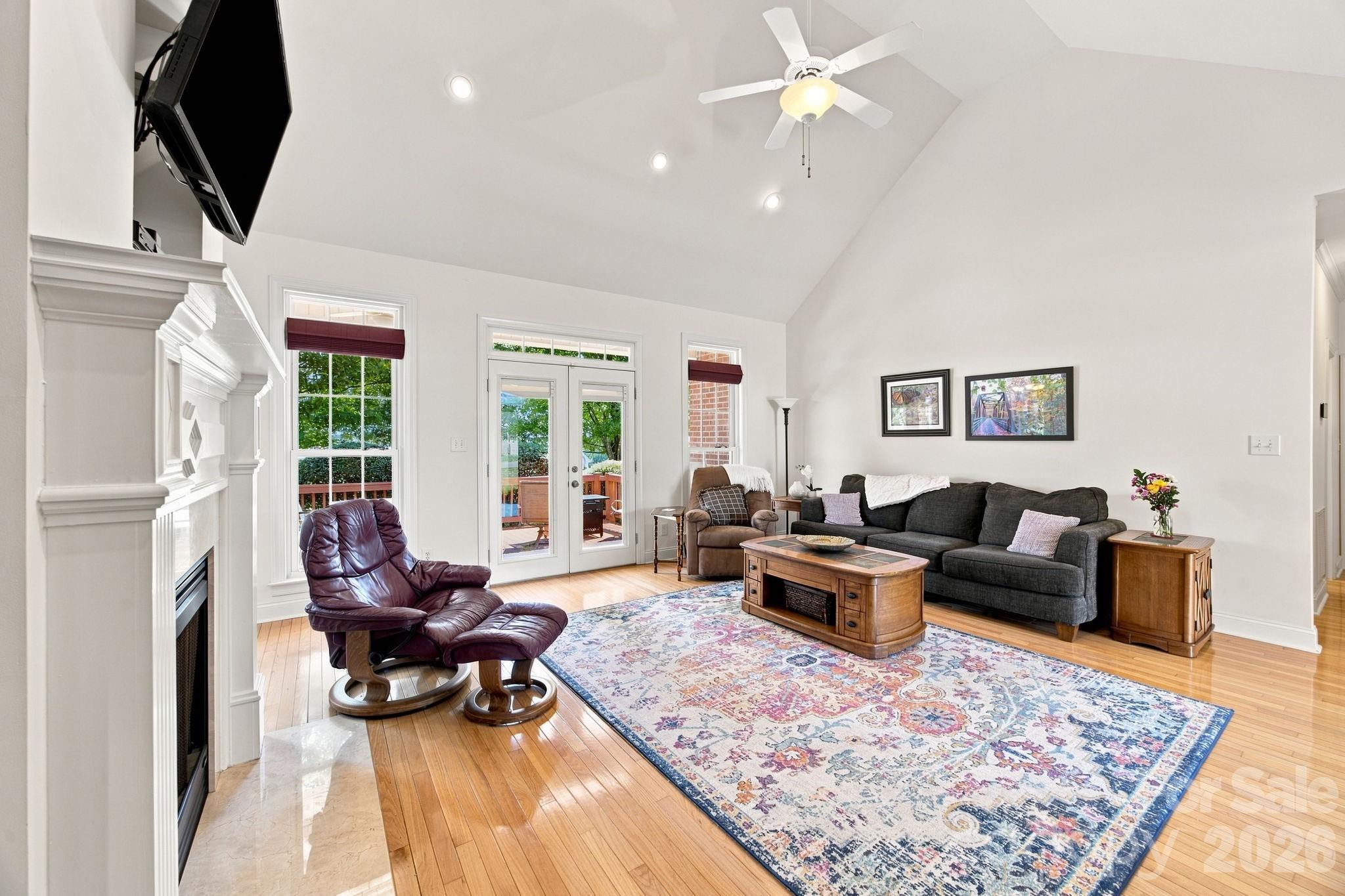 137 Fox Den Circle Property Photo 4